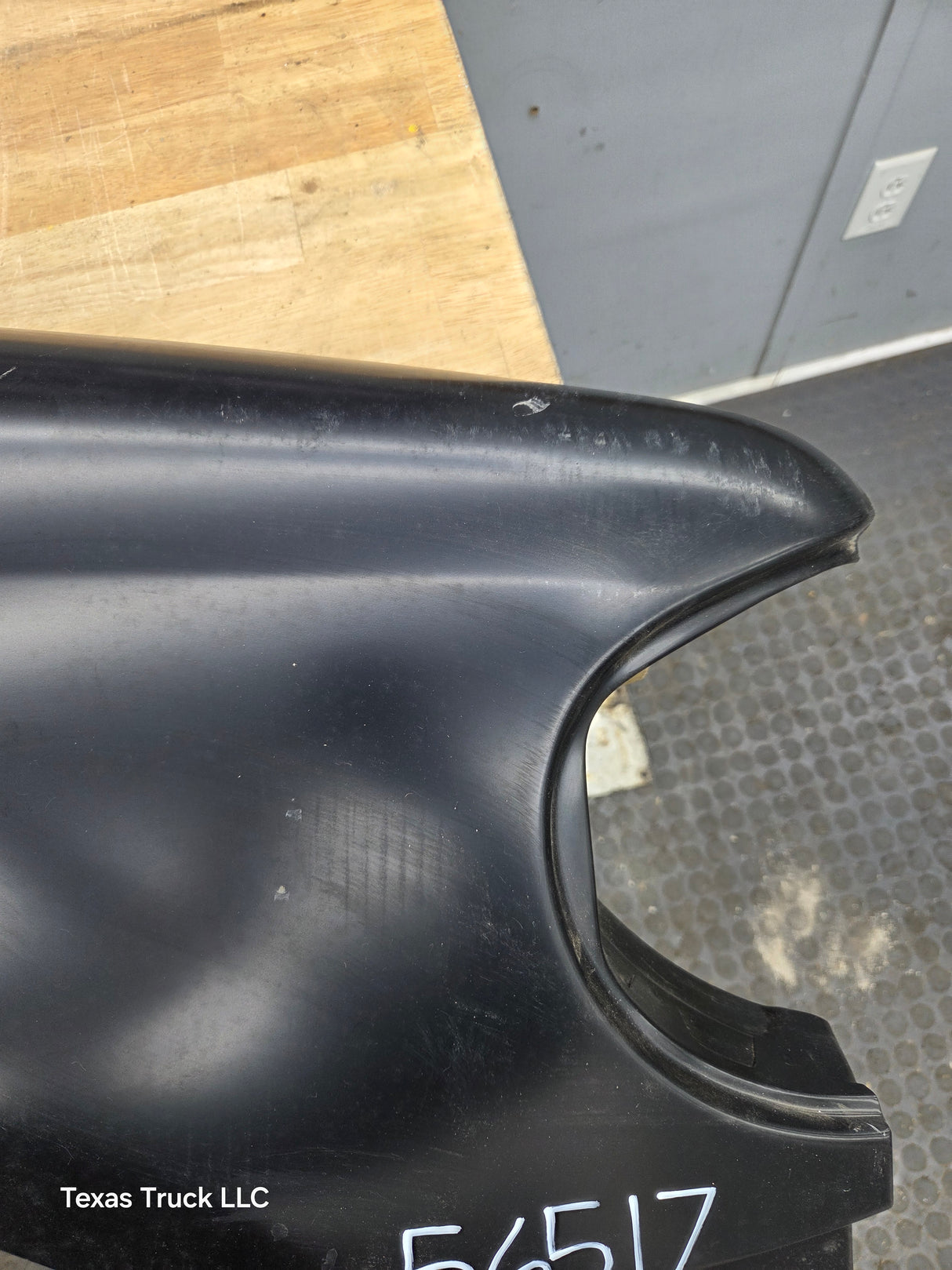 1995-1998 Ford Explorer Mercury Mountaineer Passenger Side RH Front Fender W/O Wheel Well Molding