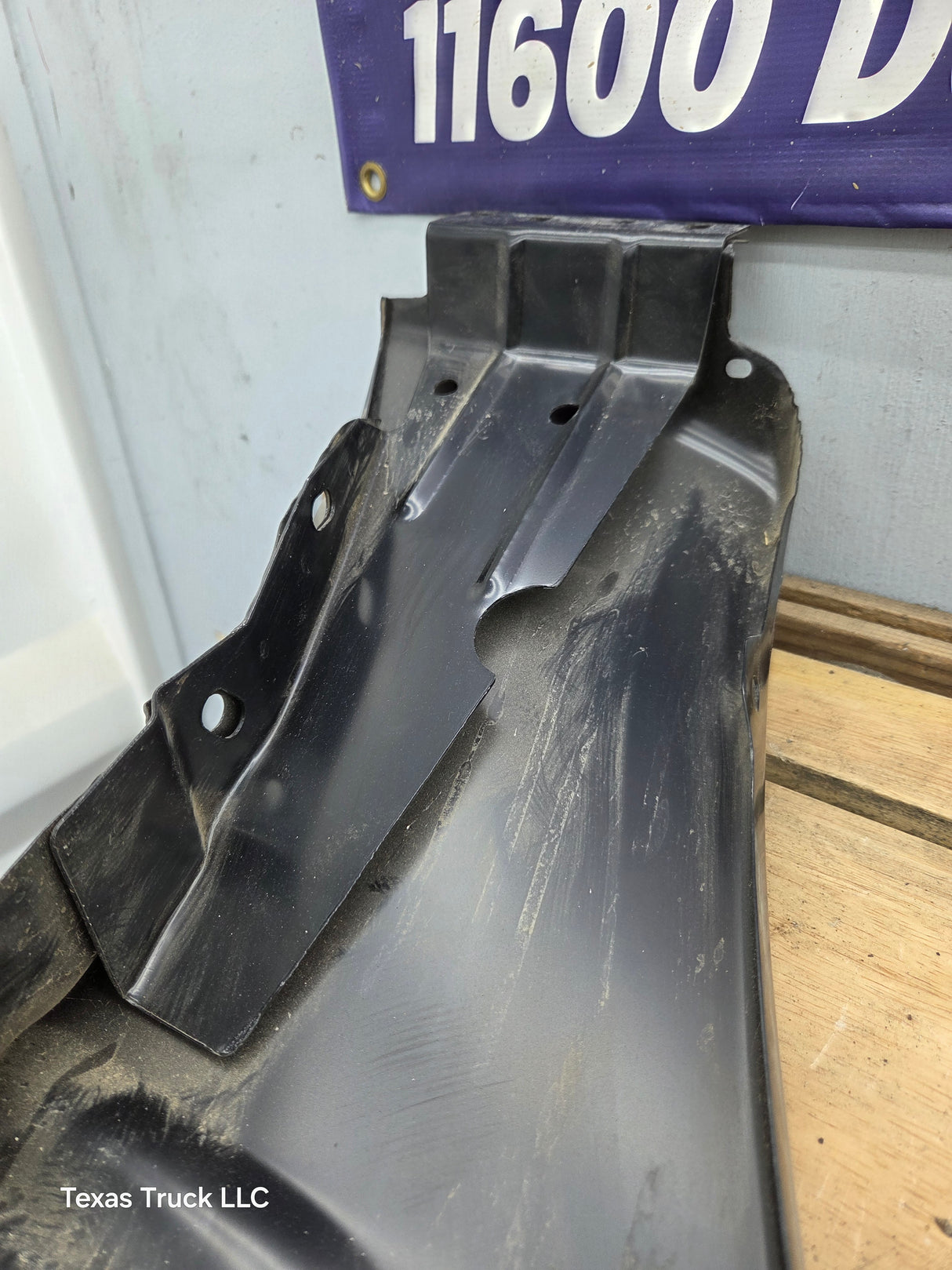 1995-1998 Ford Explorer Mercury Mountaineer Passenger Side RH Front Fender W/O Wheel Well Molding