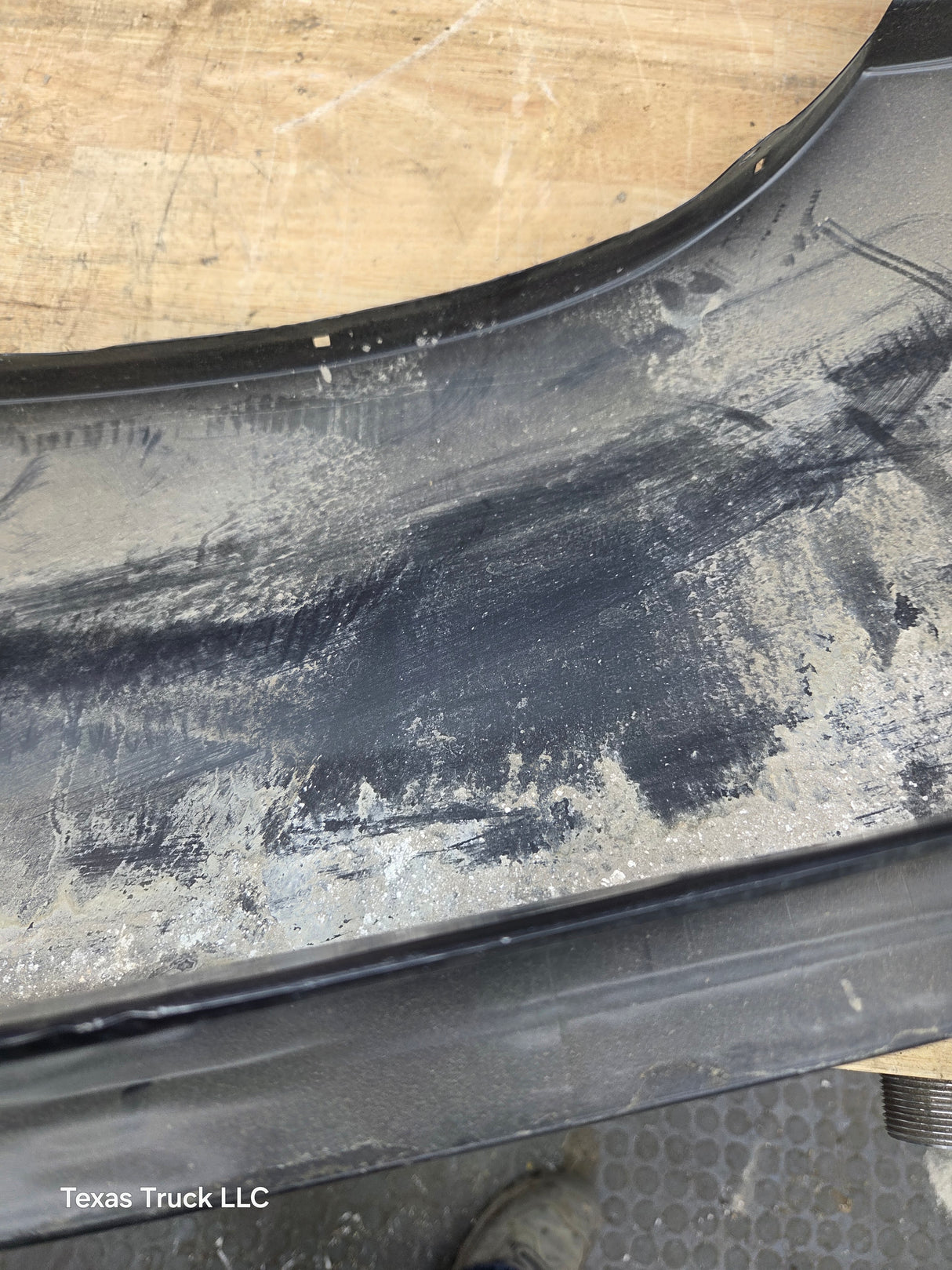 1995-1998 Ford Explorer Mercury Mountaineer Passenger Side RH Front Fender W/O Wheel Well Molding