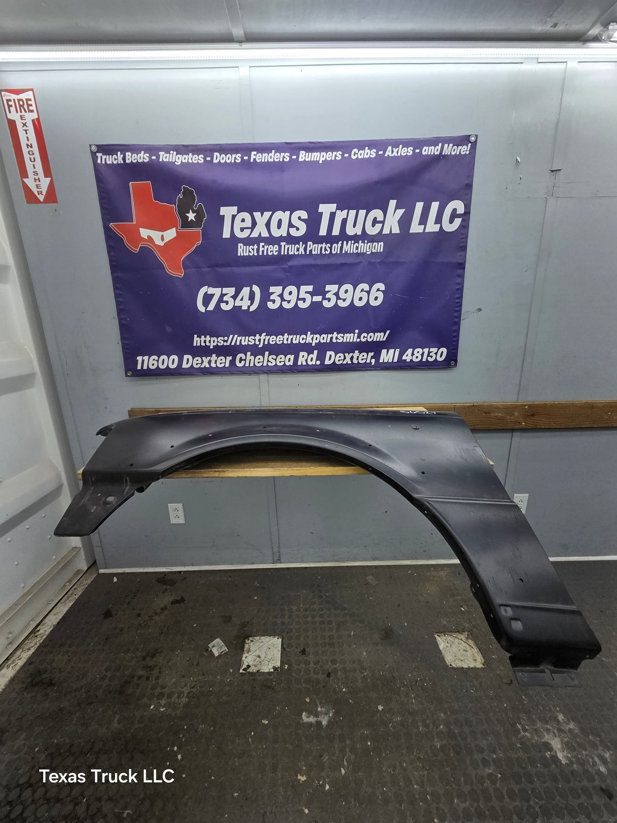 2004-2005 Ford Ranger Front LH Driver Side Fender With Flare Holes