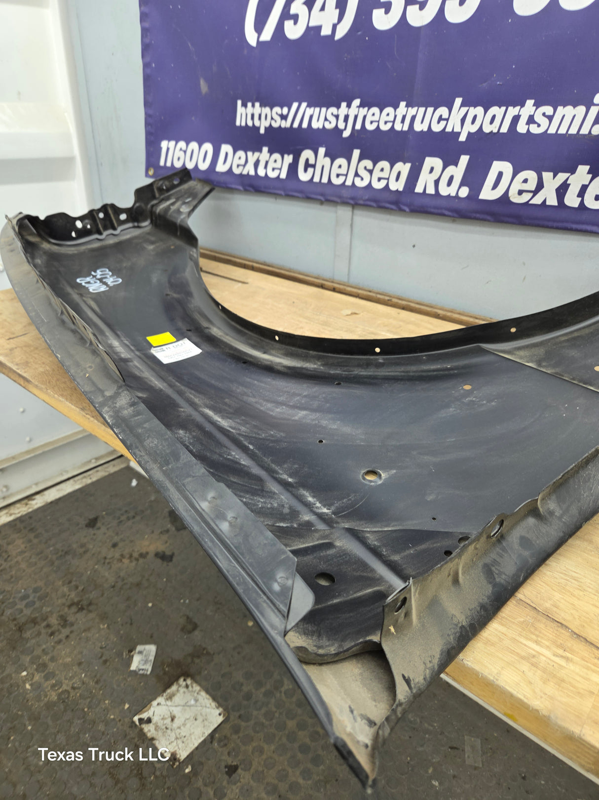 2004-2005 Ford Ranger Front LH Driver Side Fender With Flare Holes