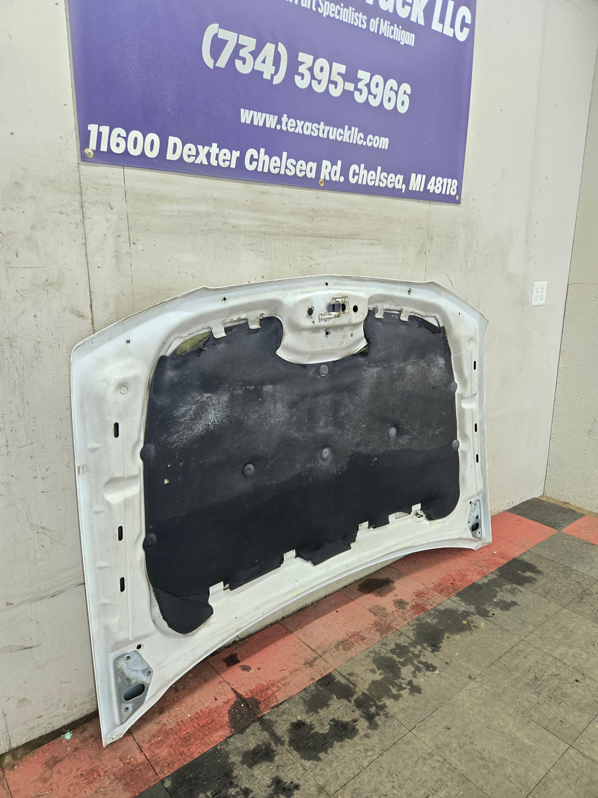 2003-2006 Chevrolet Silverado 1500 2500 'Cateye' Hood