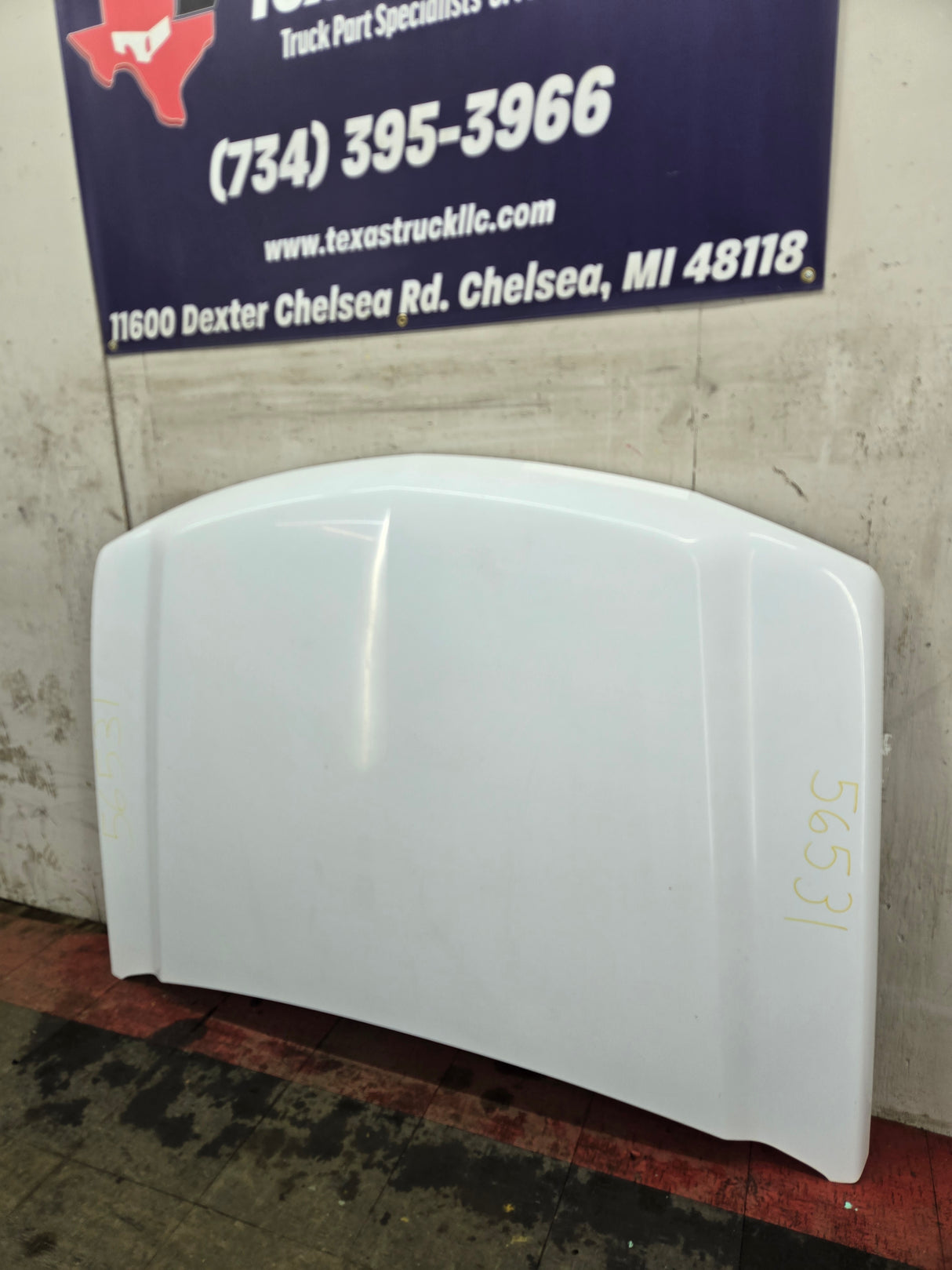 2003-2006 Chevrolet Silverado 2500 3500 Cateye HD Hood OEM - Summit White