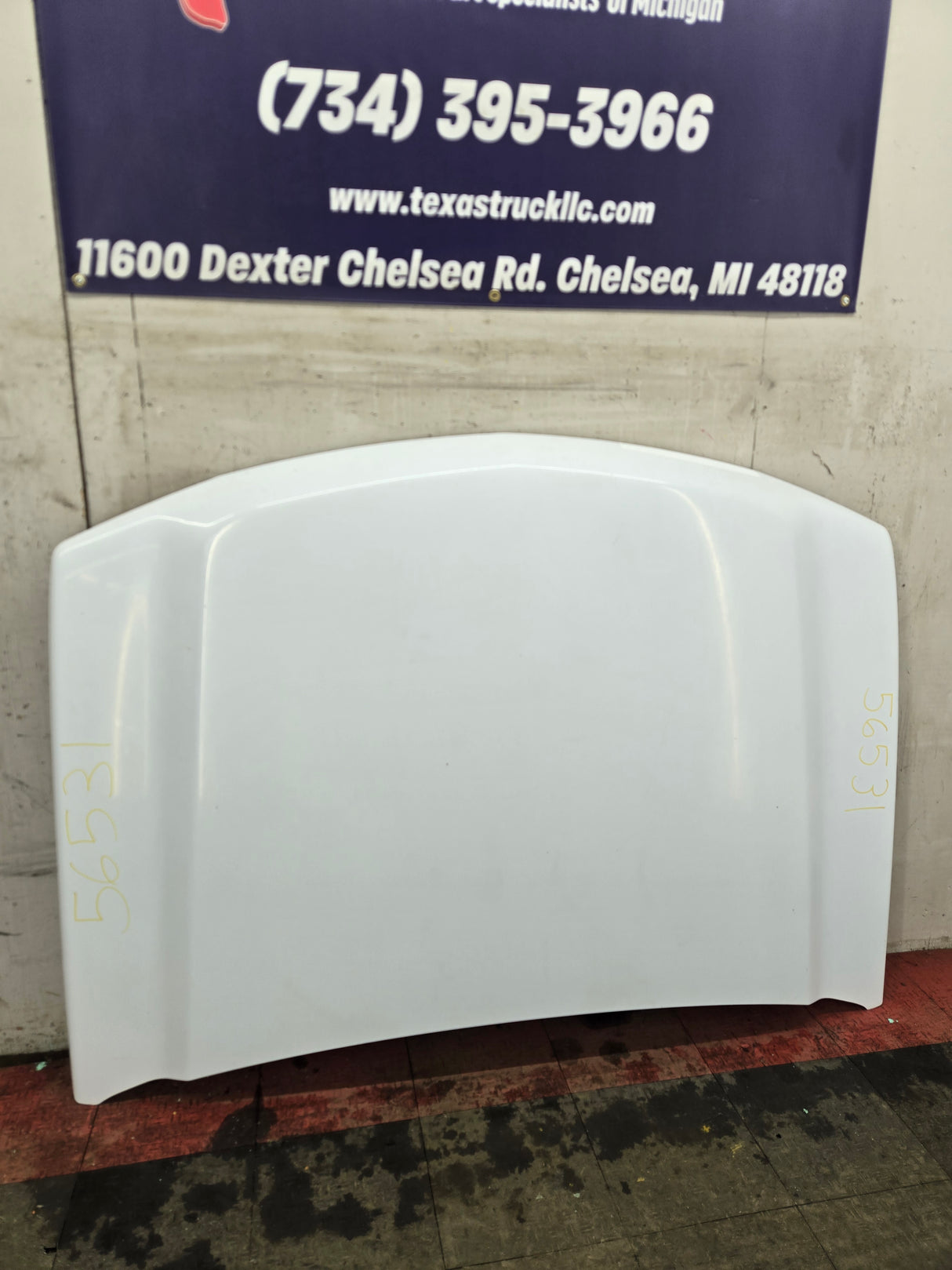 2003-2006 Chevrolet Silverado 2500 3500 Cateye HD Hood OEM - Summit White