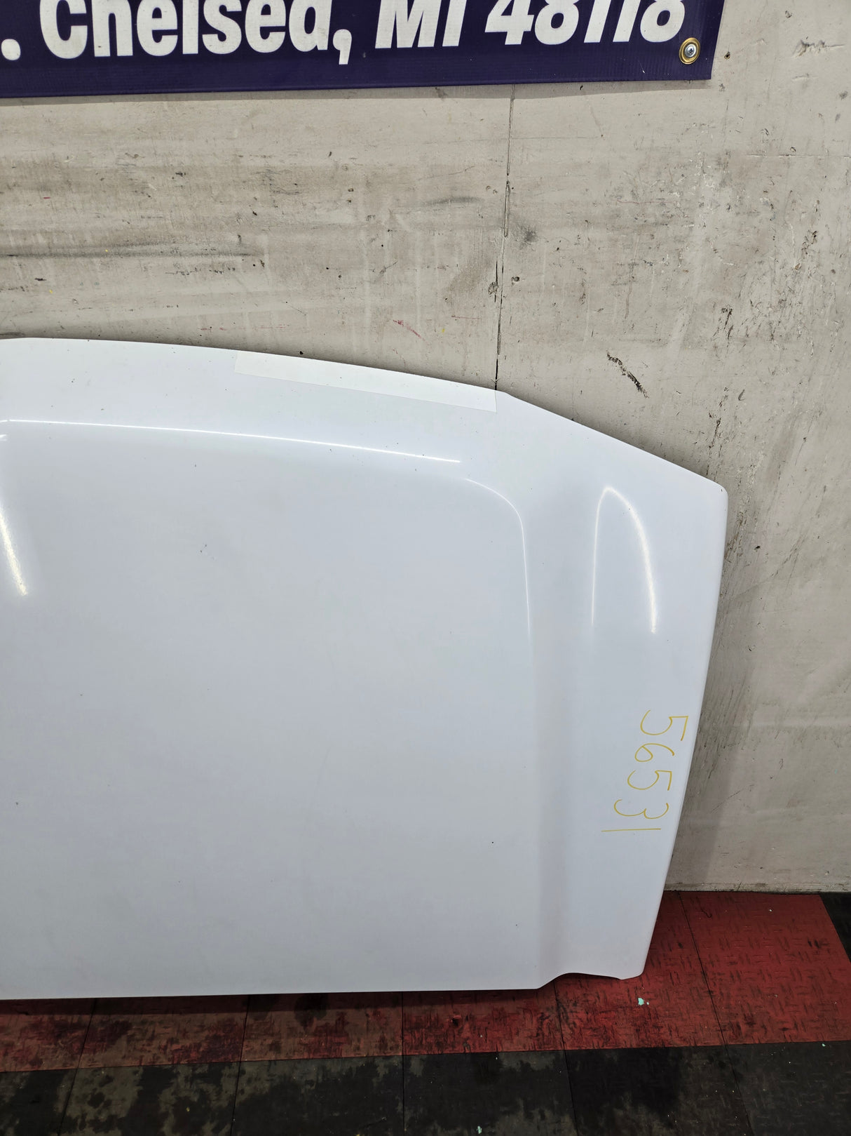 2003-2006 Chevrolet Silverado 2500 3500 Cateye HD Hood OEM - Summit White