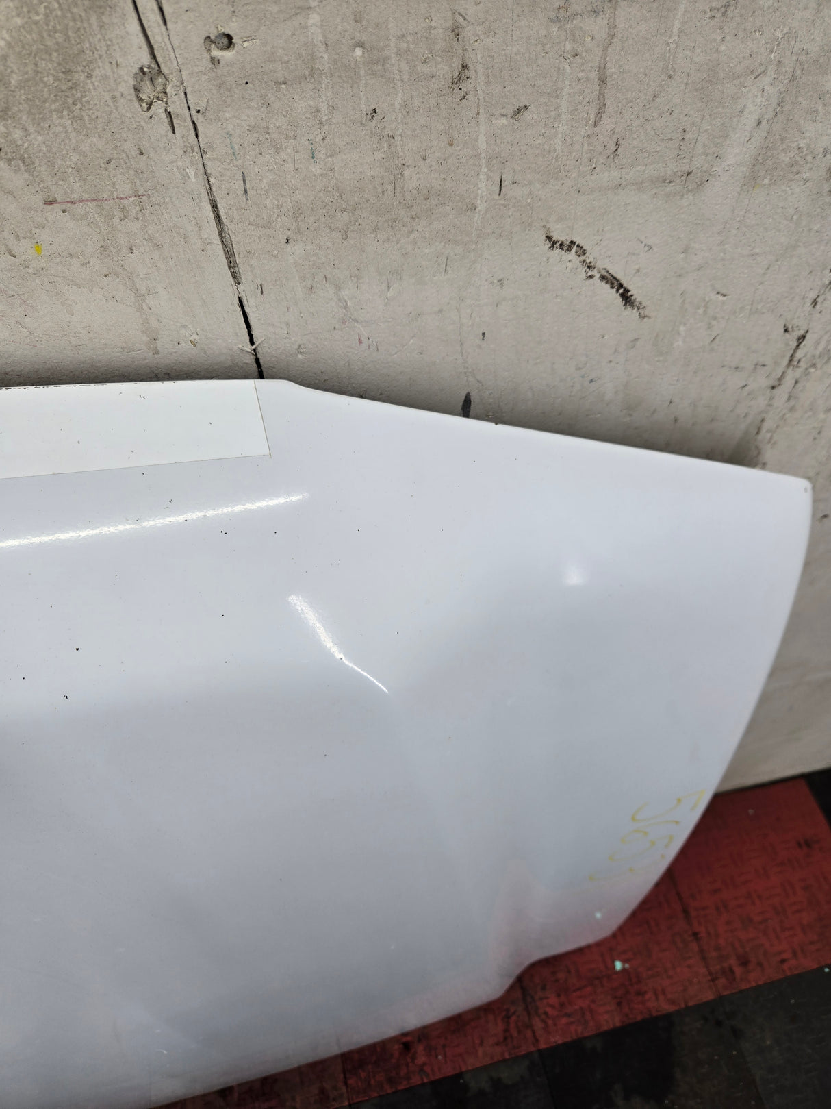 2003-2006 Chevrolet Silverado 2500 3500 Cateye HD Hood OEM - Summit White