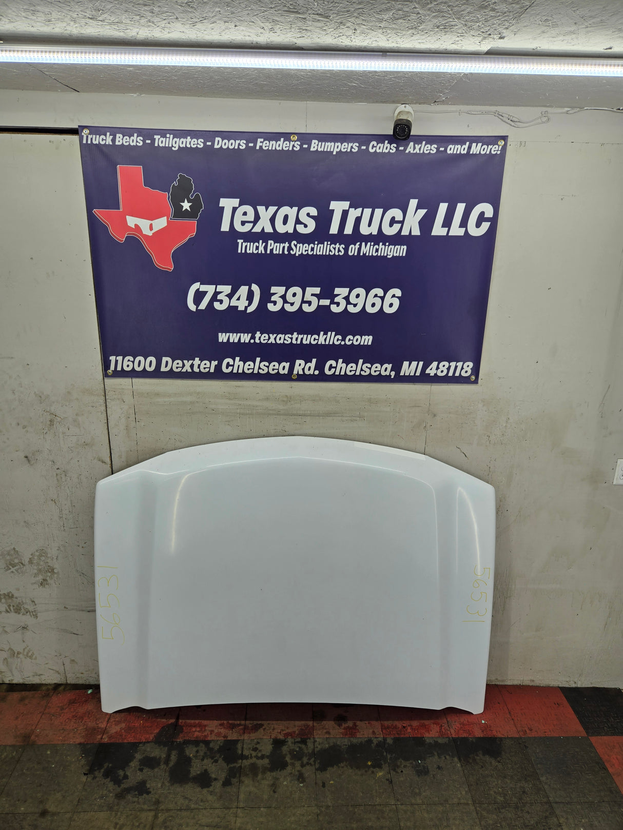 2003-2006 Chevrolet Silverado 2500 3500 Cateye HD Hood OEM - Summit White