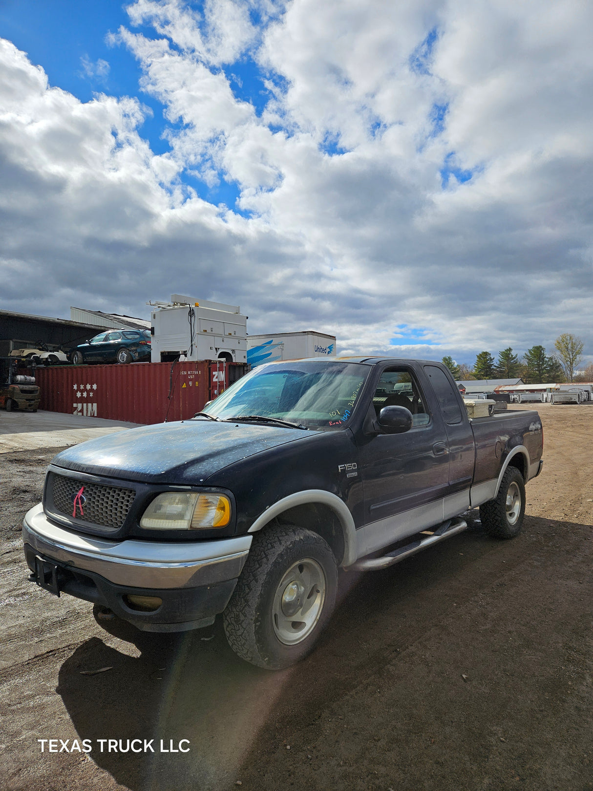 2000 Ford F150 Extended Cab 6.5' Short Bed - FULL PART OUT
