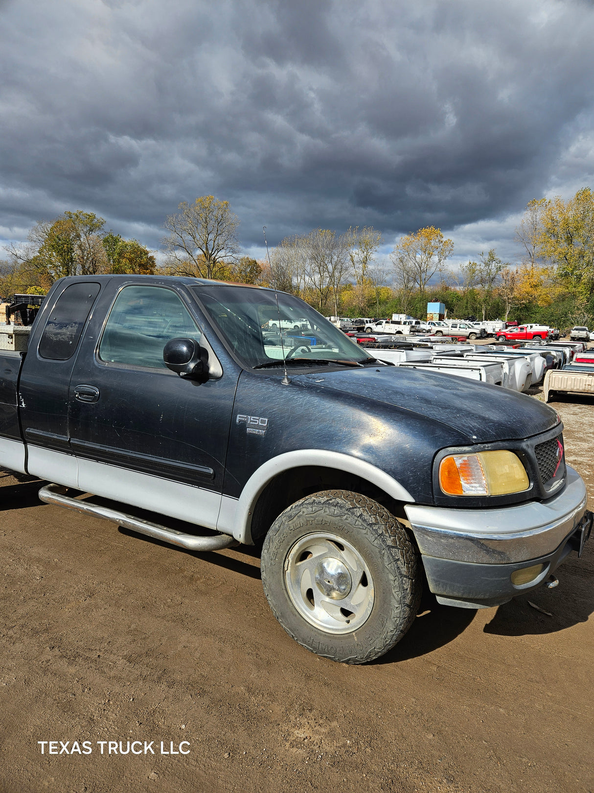 2000 Ford F150 Extended Cab 6.5' Short Bed - FULL PART OUT