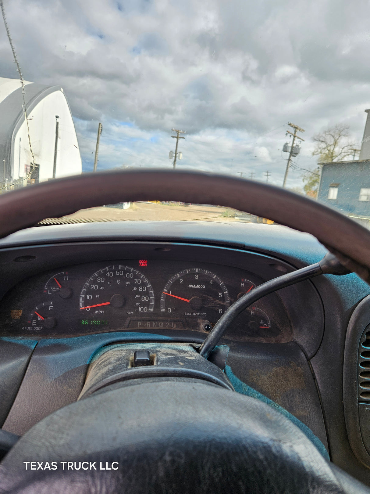 2000 Ford F150 Extended Cab 6.5' Short Bed - FULL PART OUT