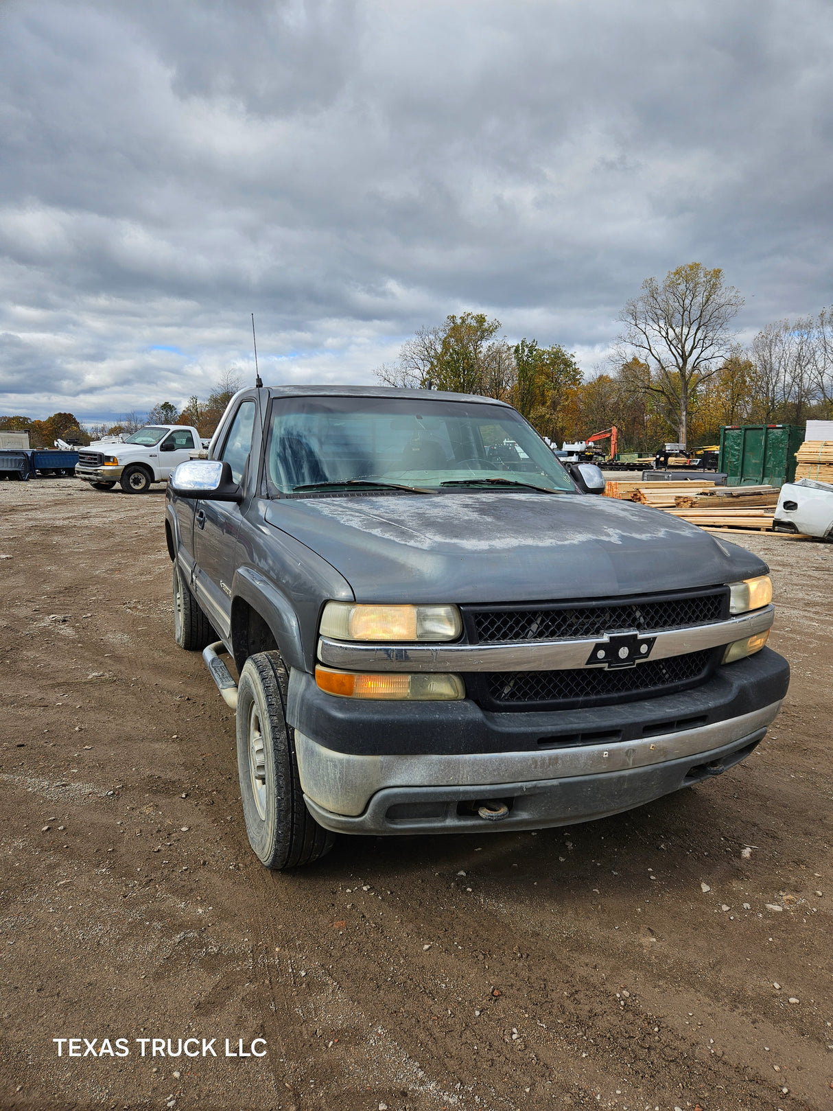 2002 Chevrolet Silverado 2500HD Regular Cab 8' Long Bed - FULL PART OUT