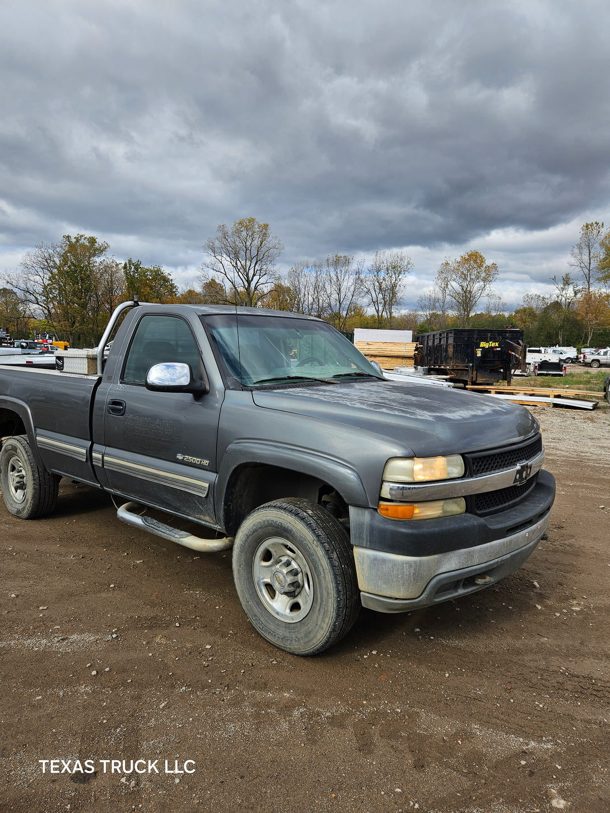 2002 Chevrolet Silverado 2500HD Regular Cab 8' Long Bed - FULL PART OUT