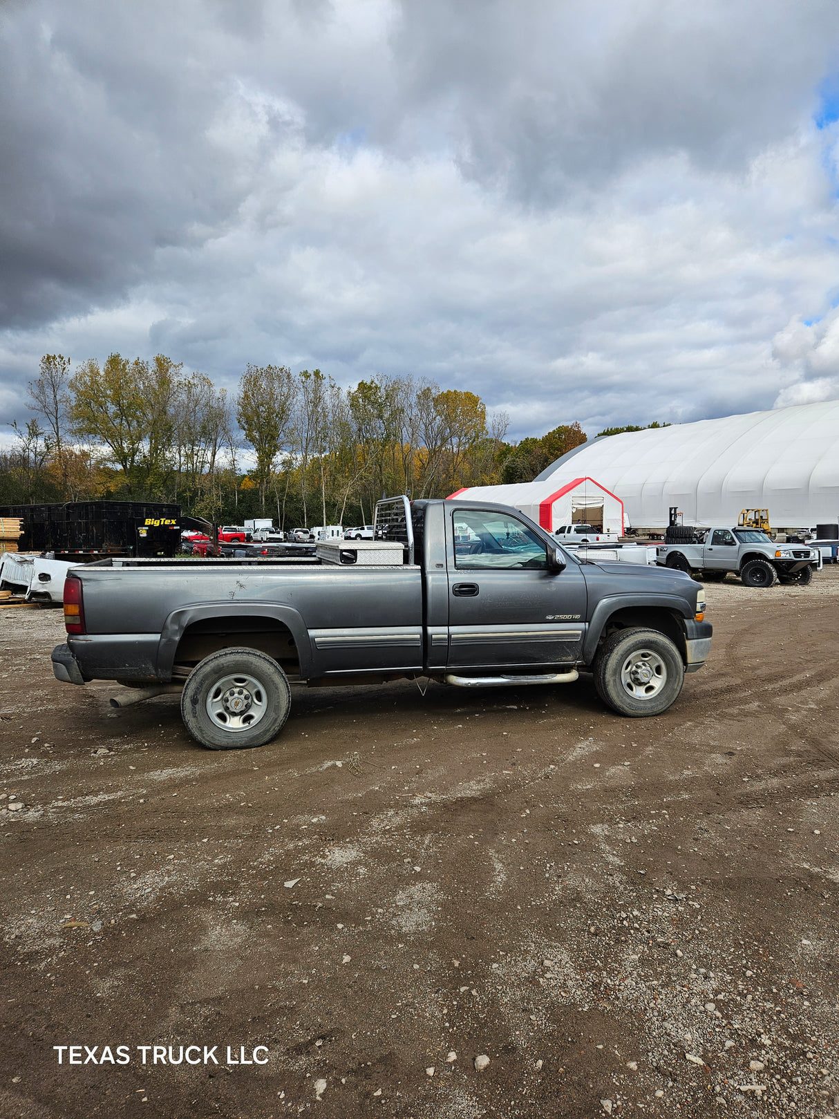 2002 Chevrolet Silverado 2500HD Regular Cab 8' Long Bed - FULL PART OUT