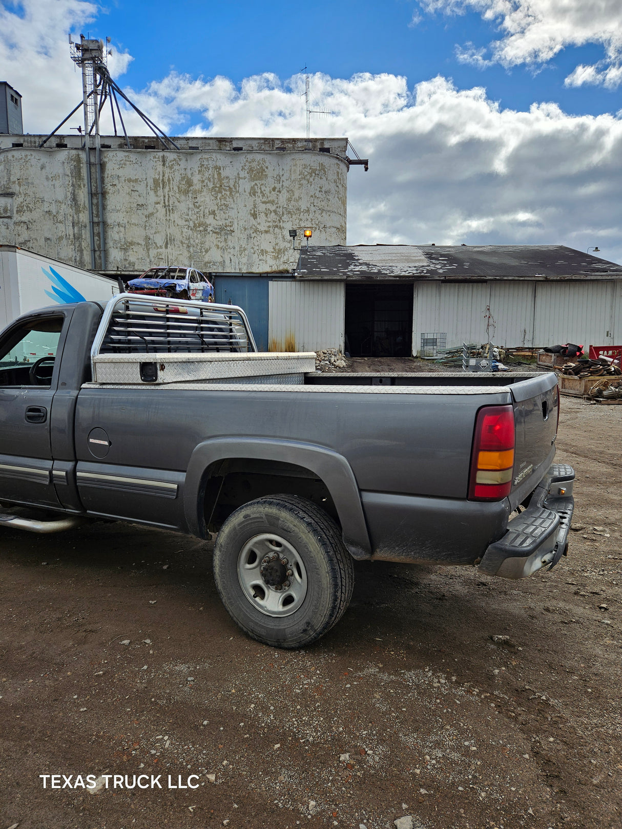 2002 Chevrolet Silverado 2500HD Regular Cab 8' Long Bed - FULL PART OUT