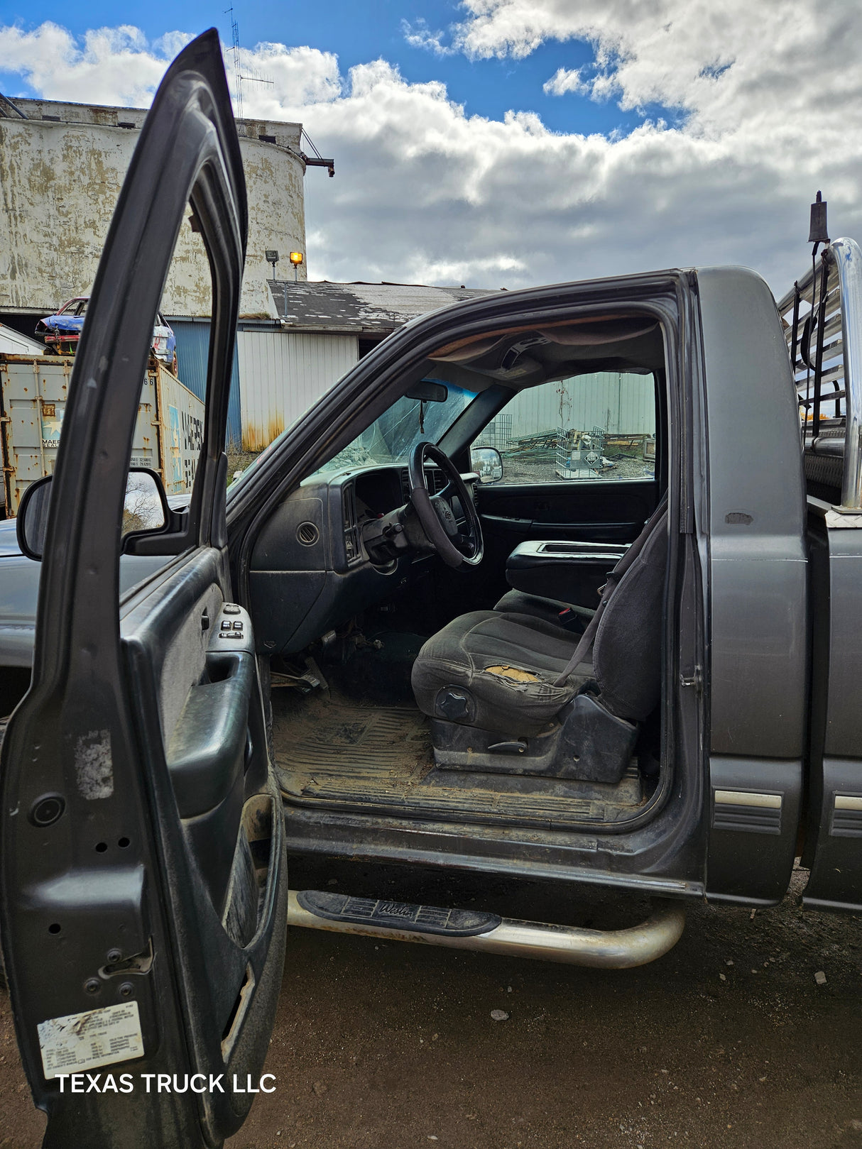 2002 Chevrolet Silverado 2500HD Regular Cab 8' Long Bed - FULL PART OUT