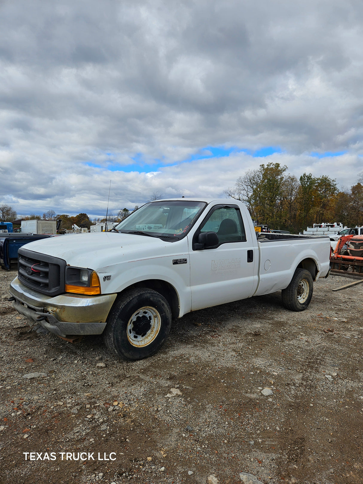 2001 Ford F-250 Regular Cab Long Bed Super Duty 5.4L Triton - FULL PART OUT