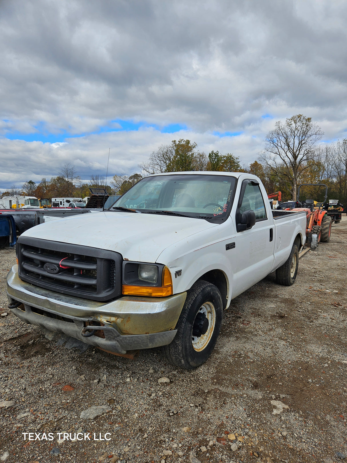 2001 Ford F-250 Regular Cab Long Bed Super Duty 5.4L Triton - FULL PART OUT