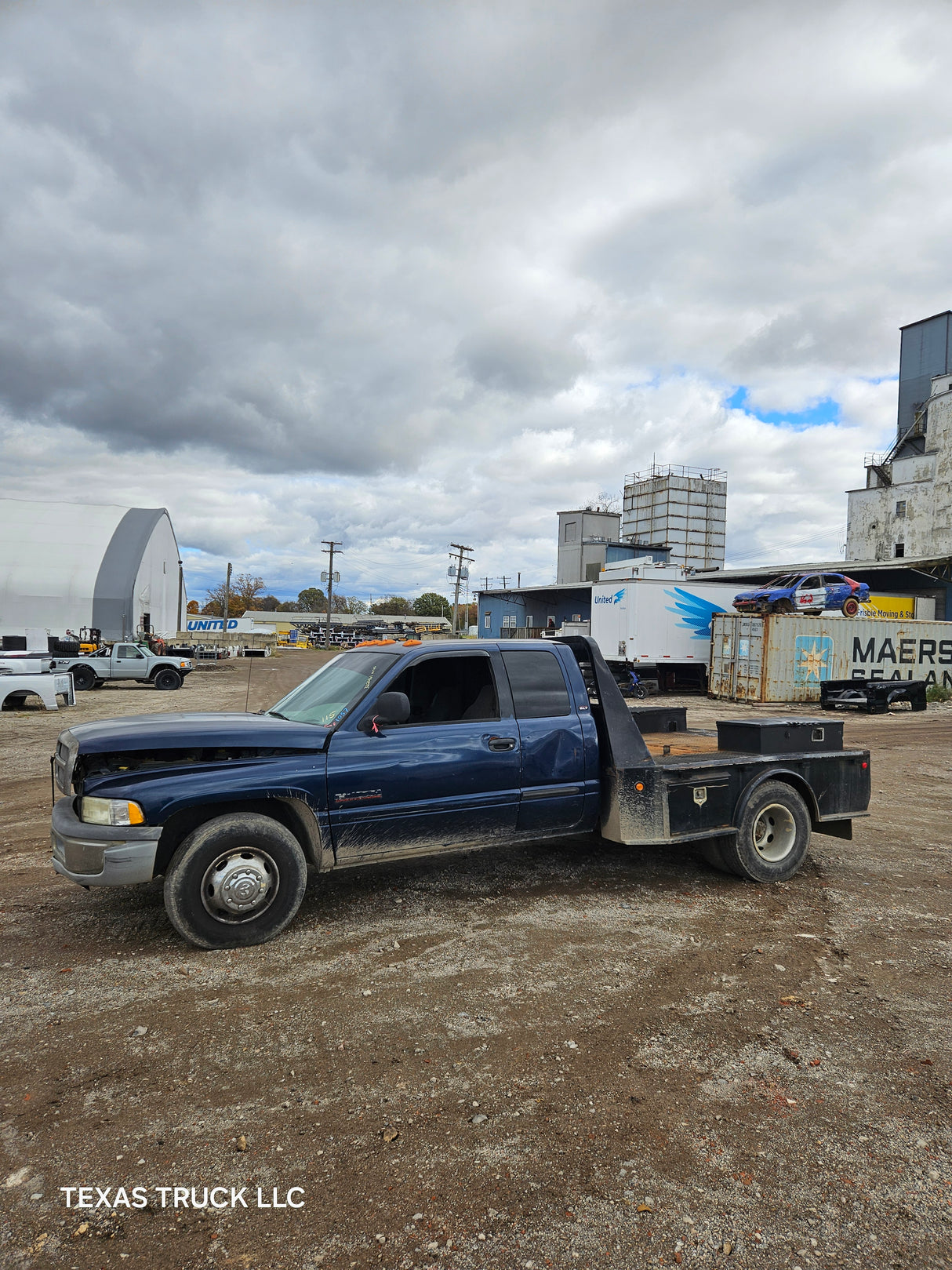 2000 DODGE RAM 3500 Extended Cab Long Bed Flatbed Cummins Manual Transmission - FULL PART OUT