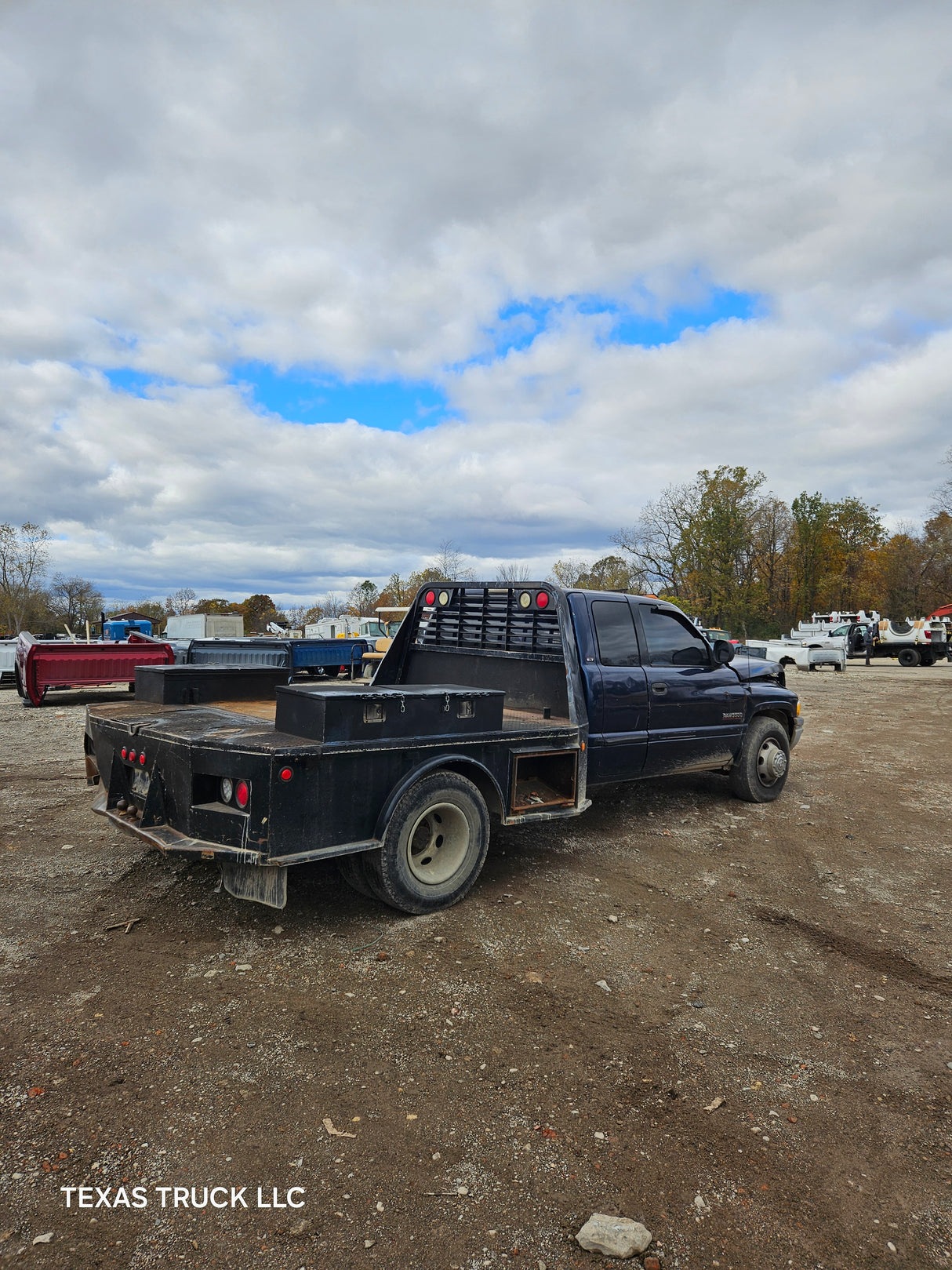 2000 DODGE RAM 3500 Extended Cab Long Bed Flatbed Cummins Manual Transmission - FULL PART OUT
