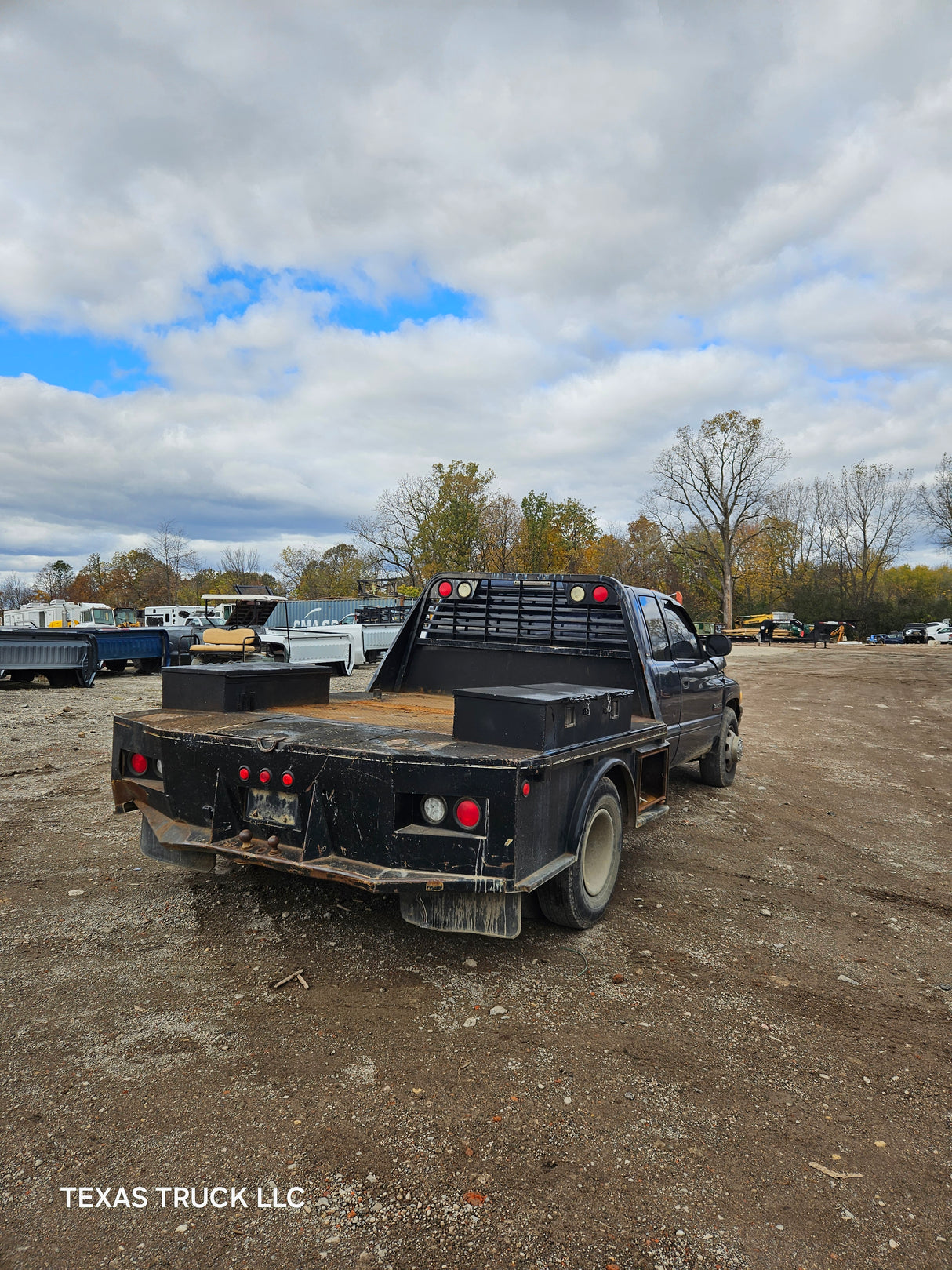 2000 DODGE RAM 3500 Extended Cab Long Bed Flatbed Cummins Manual Transmission - FULL PART OUT