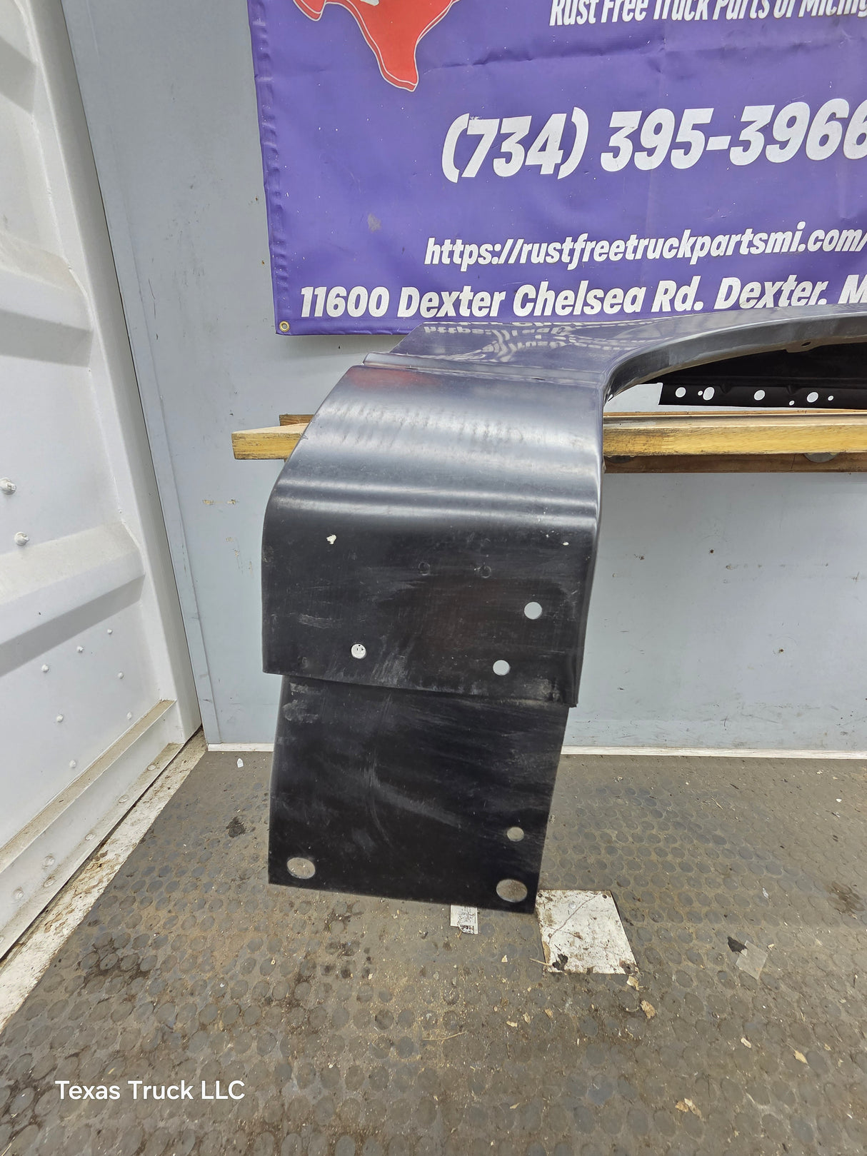 2002-2005 Ford Explorer Passenger Side RH Front Fender W/O Wheel Well Molding