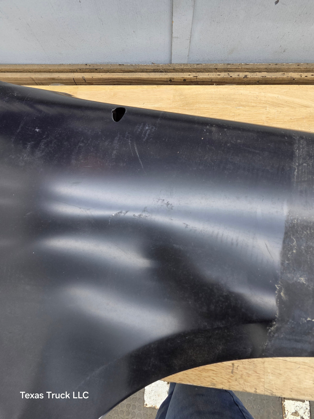 2002-2005 Ford Explorer Passenger Side RH Front Fender W/O Wheel Well Molding