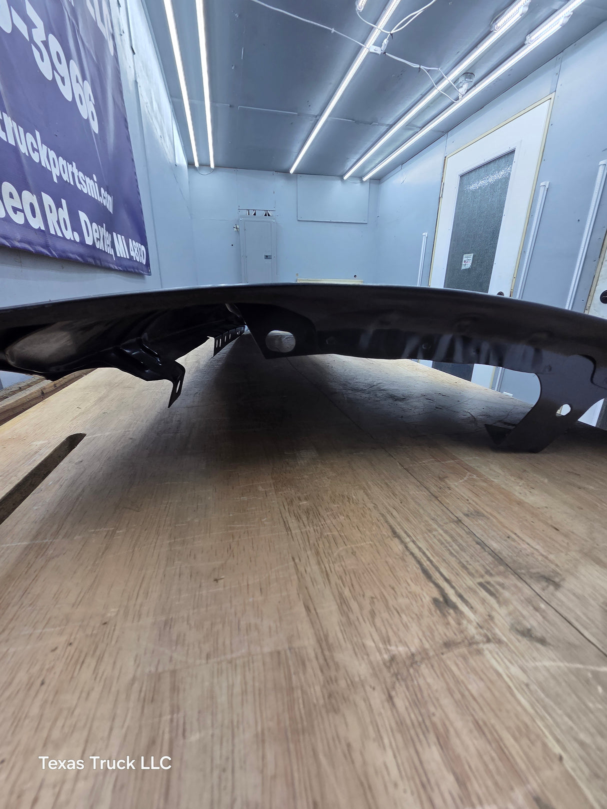 2002-2005 Ford Explorer Passenger Side RH Front Fender W/O Wheel Well Molding