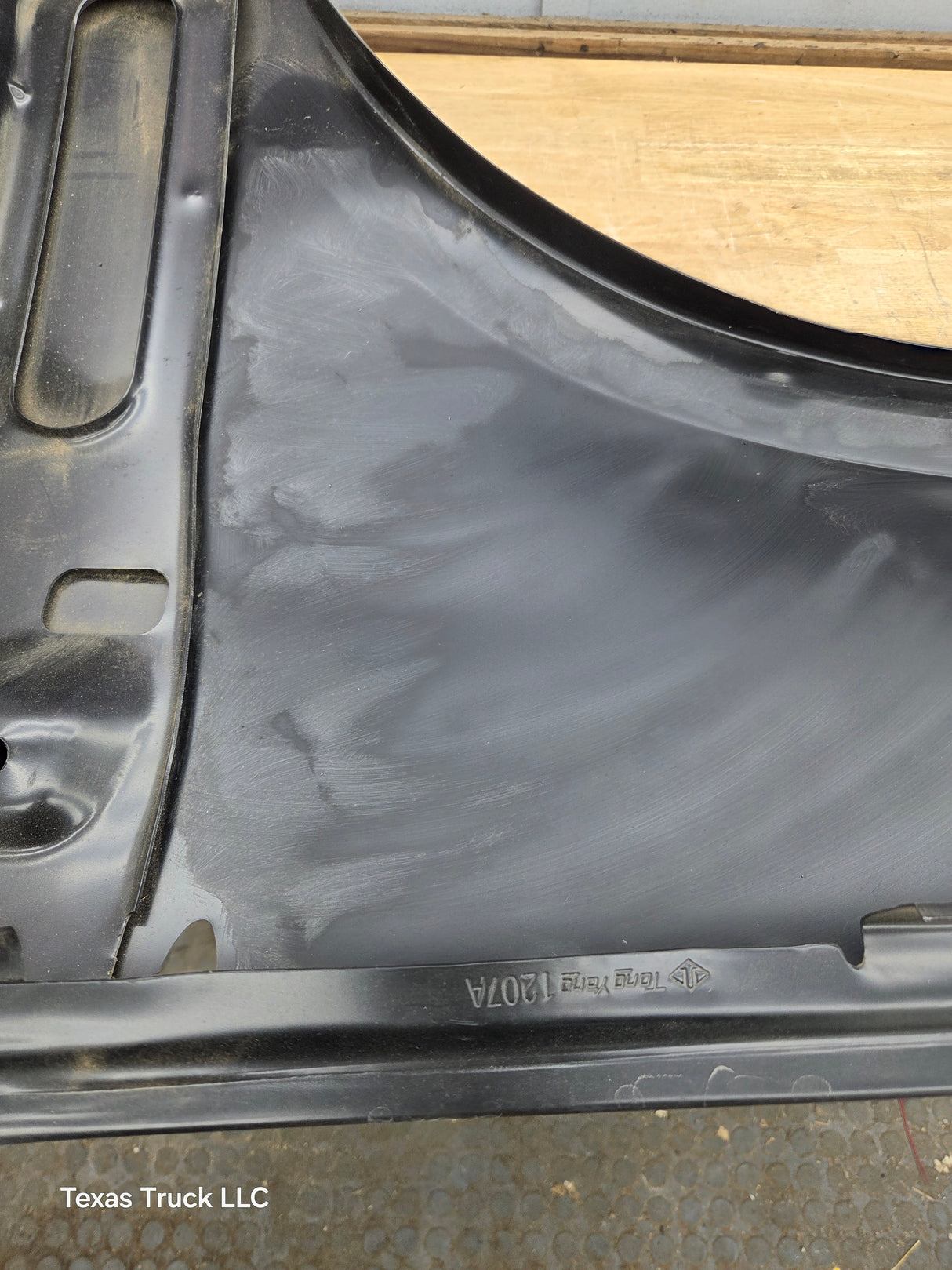 2002-2005 Ford Explorer Passenger Side RH Front Fender W/O Wheel Well Molding