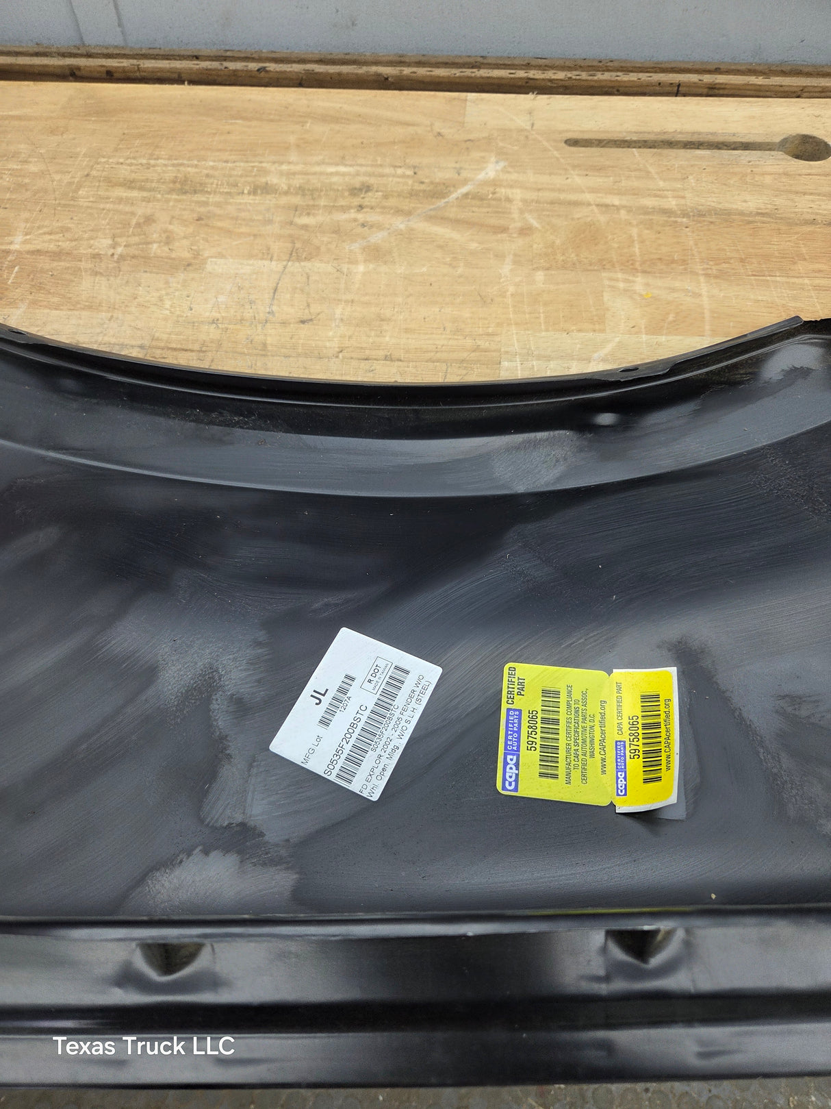 2002-2005 Ford Explorer Passenger Side RH Front Fender W/O Wheel Well Molding