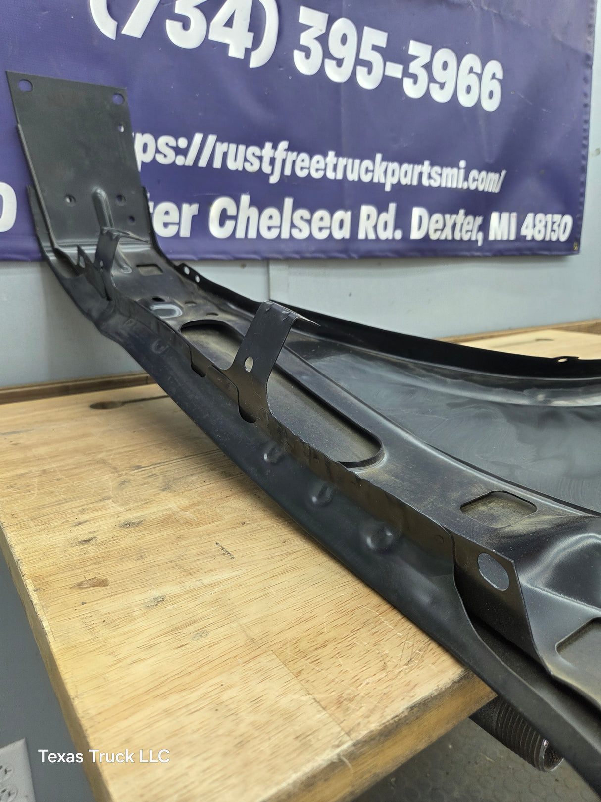 2002-2005 Ford Explorer Passenger Side RH Front Fender W/O Wheel Well Molding