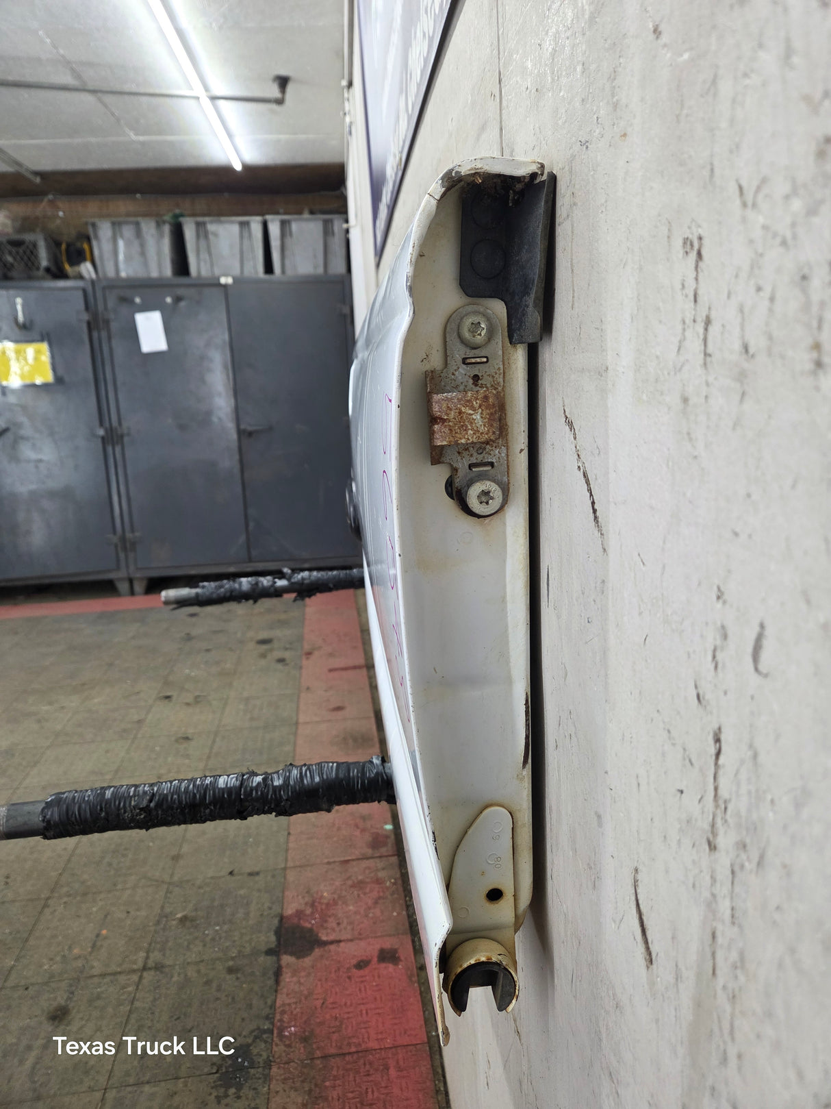 1993-2011 Ford Ranger Tailgate *Damage