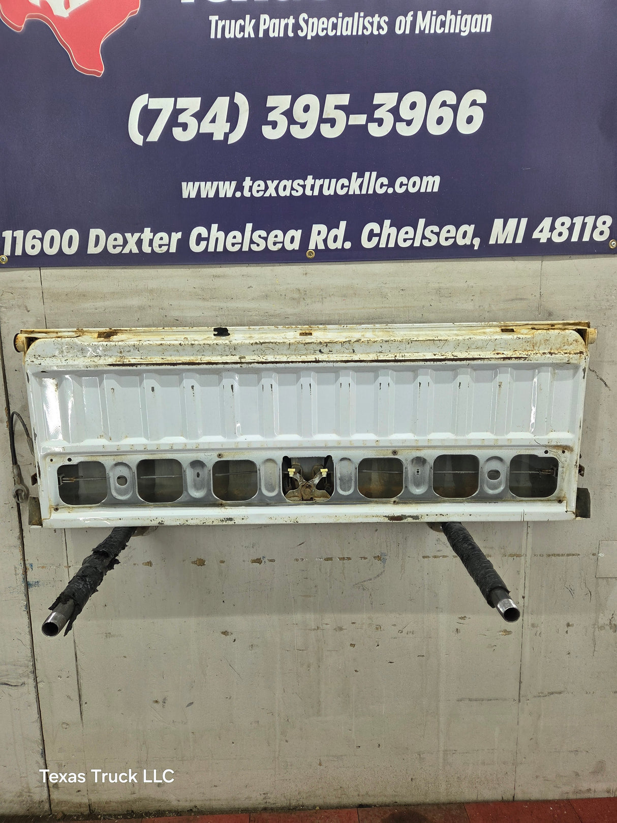 1993-2011 Ford Ranger Tailgate *Damage