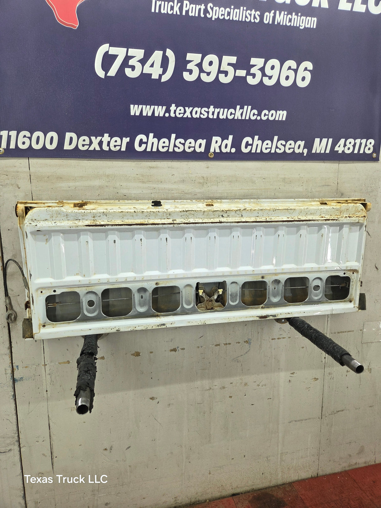 1993-2011 Ford Ranger Tailgate *Damage
