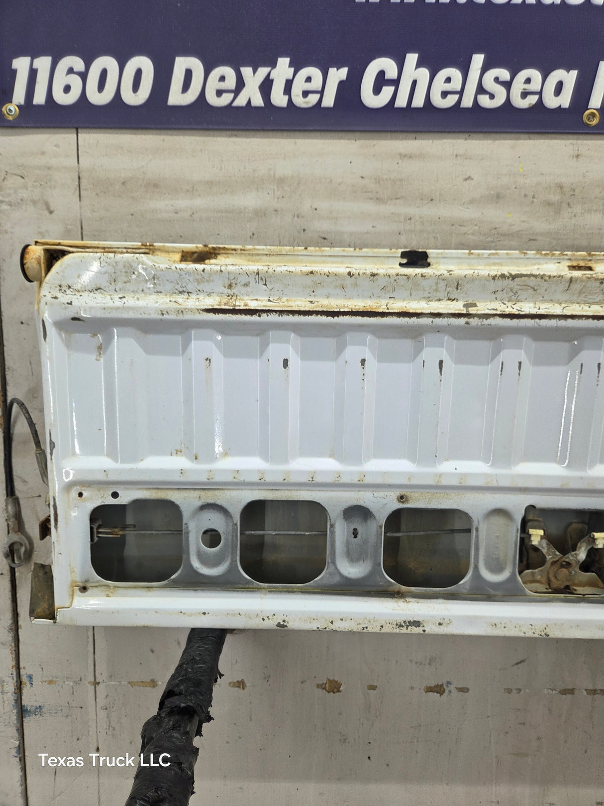 1993-2011 Ford Ranger Tailgate *Damage