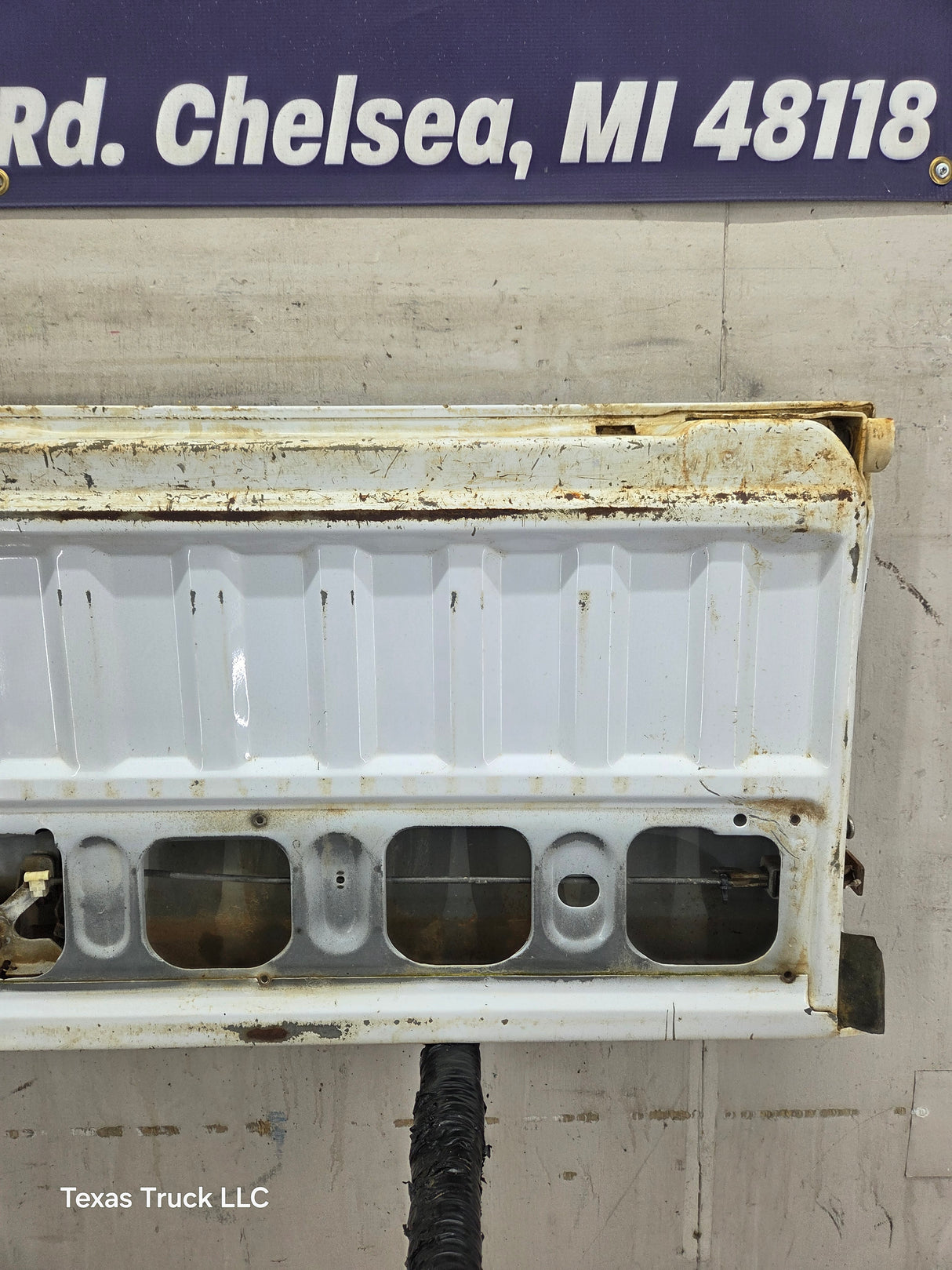 1993-2011 Ford Ranger Tailgate *Damage