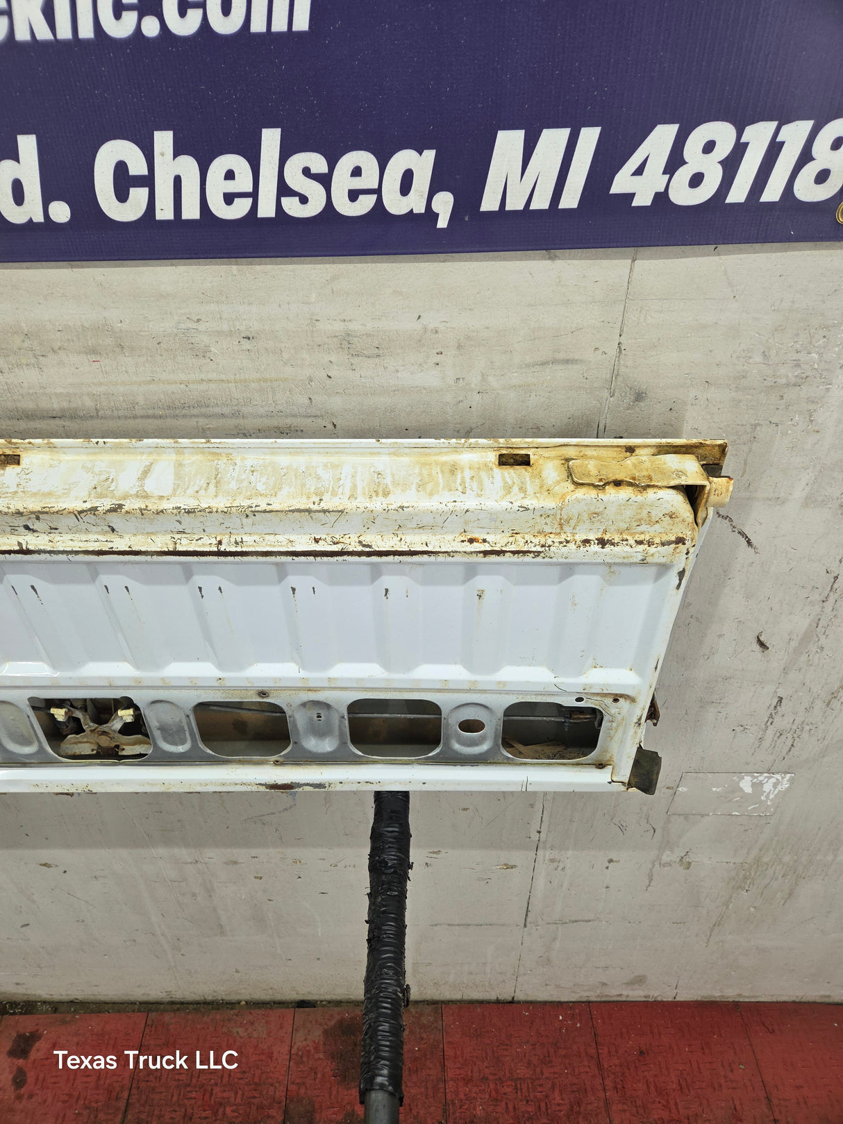 1993-2011 Ford Ranger Tailgate *Damage