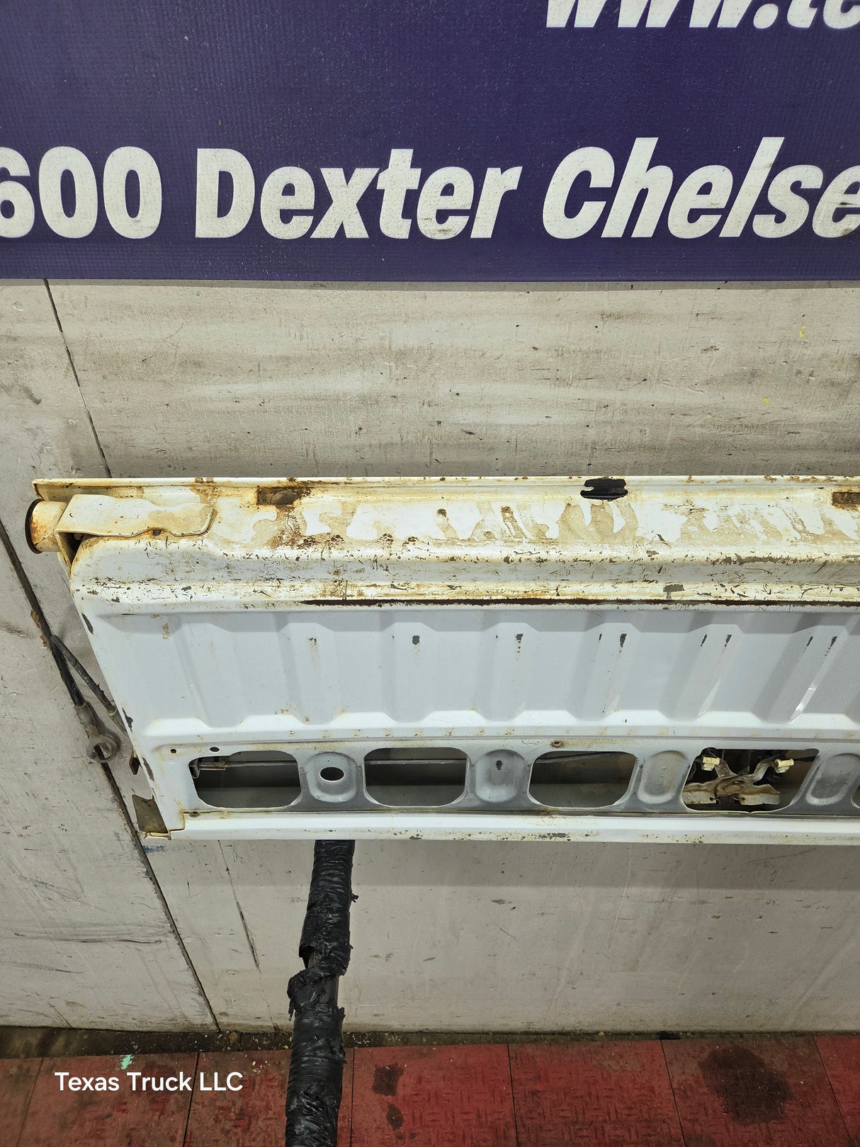 1993-2011 Ford Ranger Tailgate *Damage