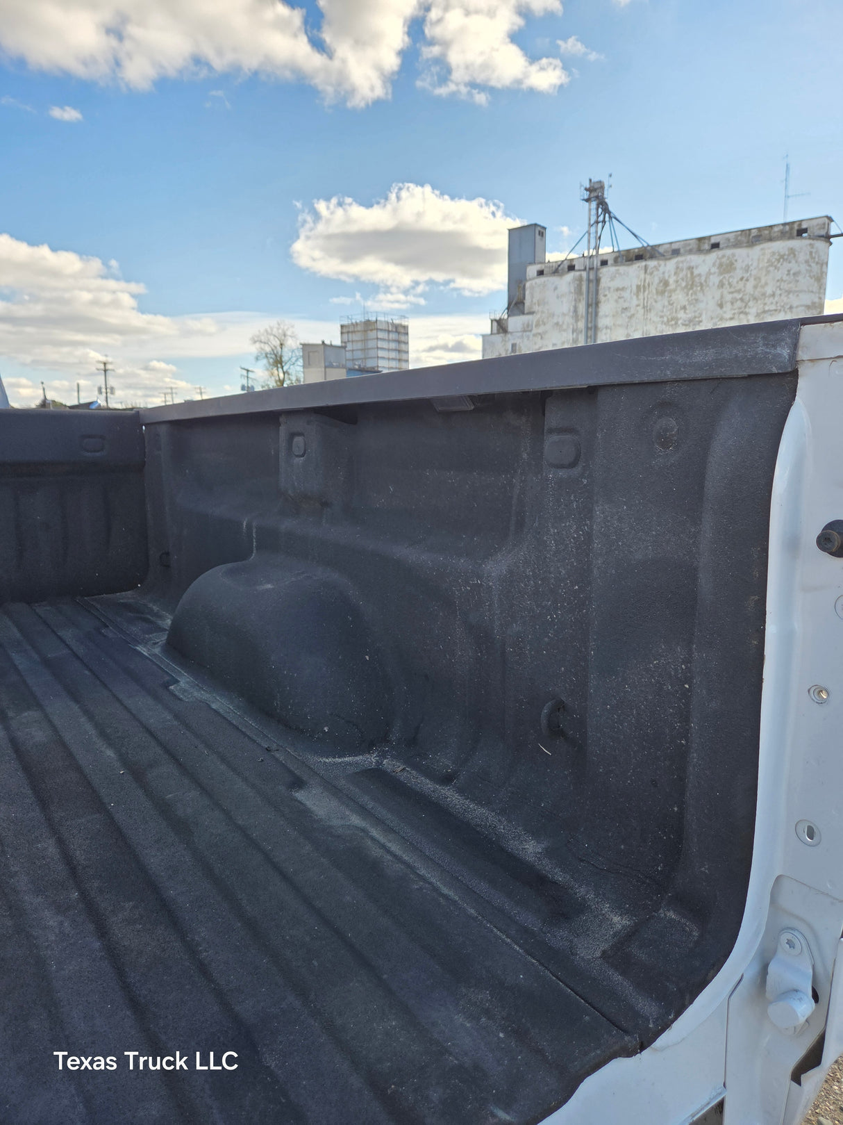 2014-2019 Chevrolet Silverado 1500 2500 3500 HD 6' 6" Short Bed - Summit White