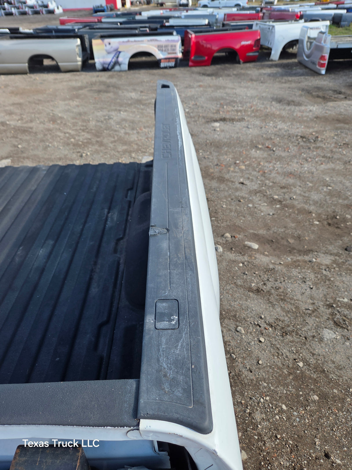 2014-2019 Chevrolet Silverado 1500 2500 3500 HD 6' 6" Short Bed - Summit White