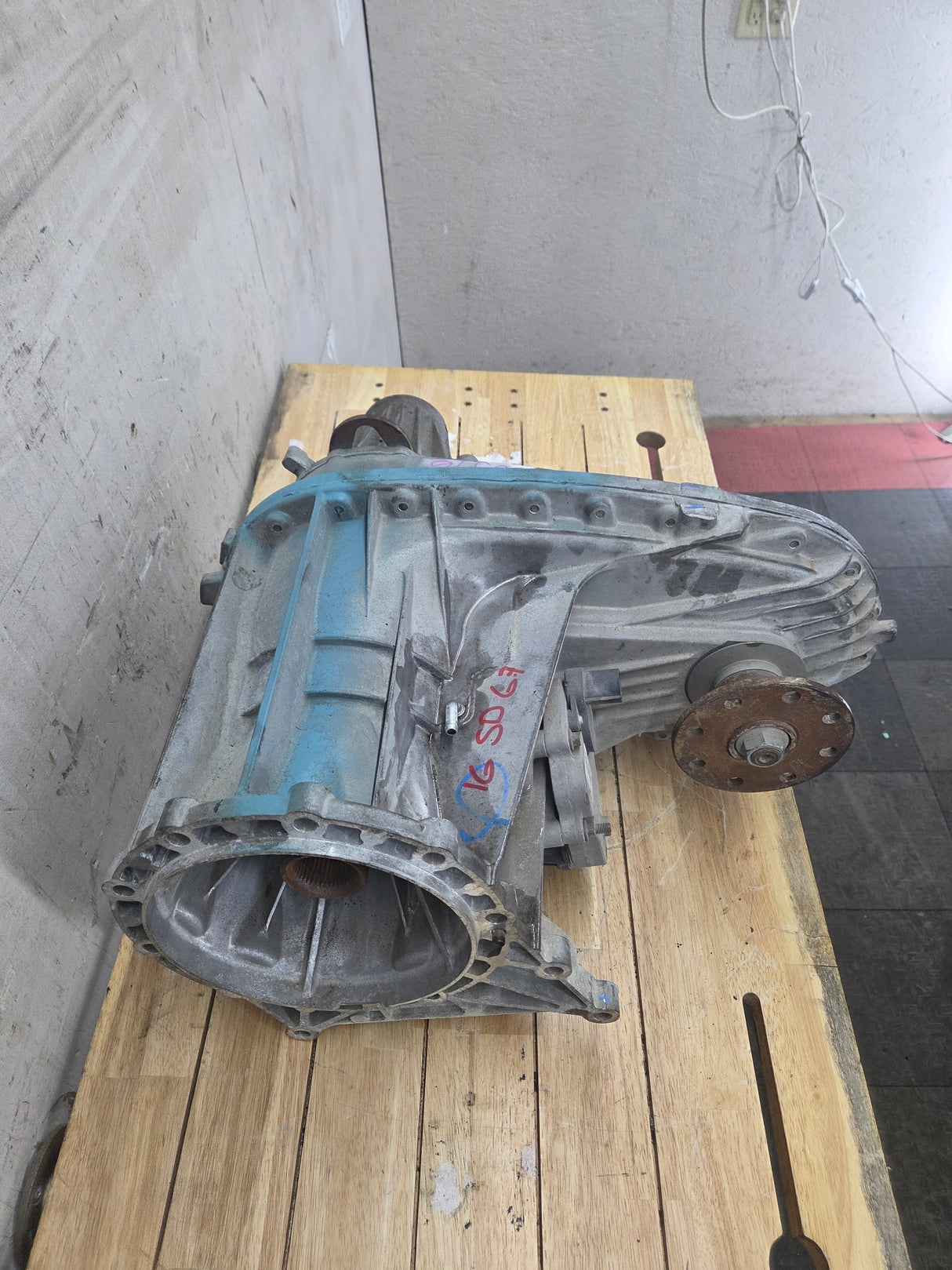 2011-2016 6.2L 6.7L Power Stroke Transfer Case slip yoke Electric Shift Ford F250 F350 F450 F550 Super Duty 81k Miles