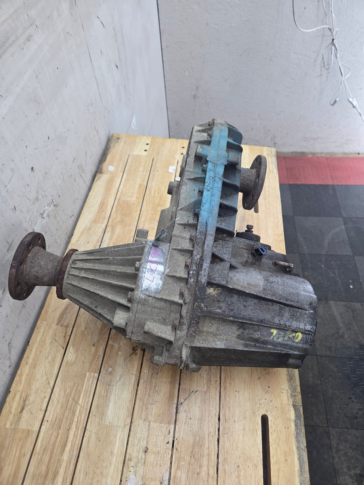 1999-2003 7.3L Power Stroke 271-F Transfer Case Manual Shift Transfer Case Ford Pickup