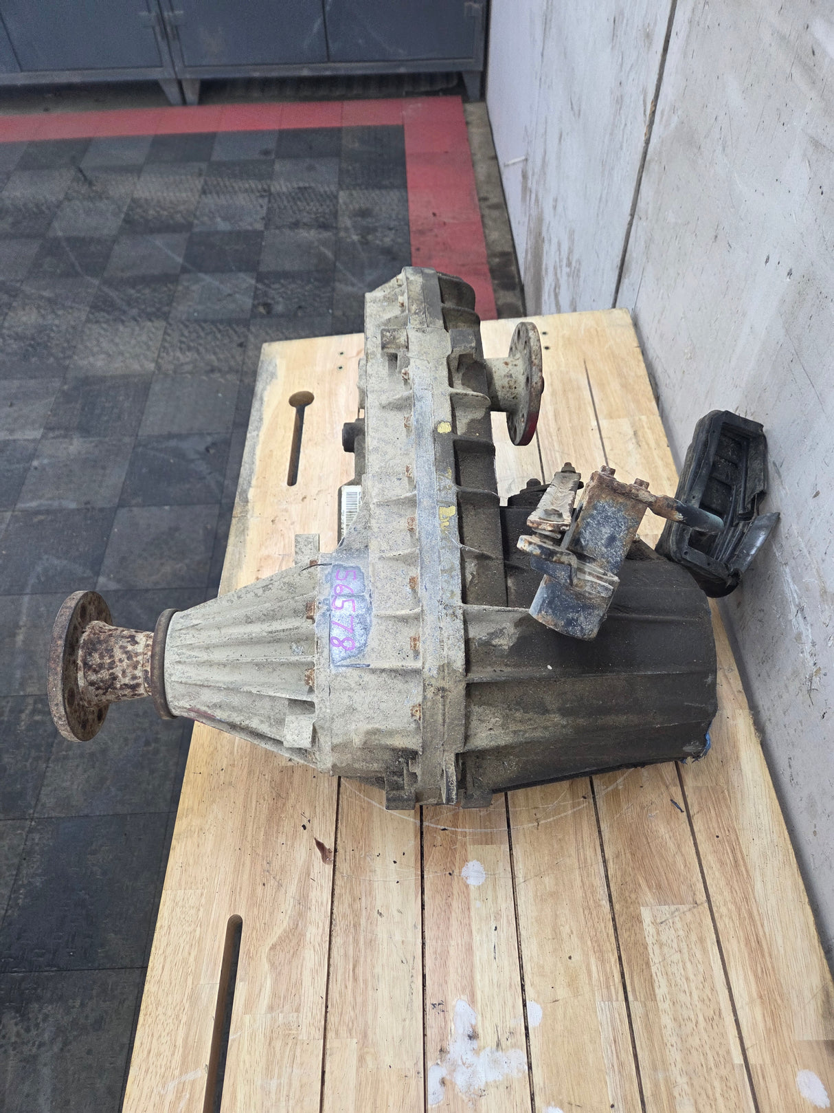 1999-2003 7.3L Power Stroke 271-F Transfer Case Manual Shift Transfer Case Ford Pickup