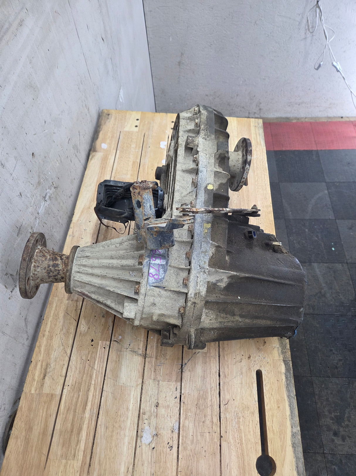 1999-2003 7.3L Power Stroke 271-F Transfer Case Manual Shift Transfer Case Ford Pickup