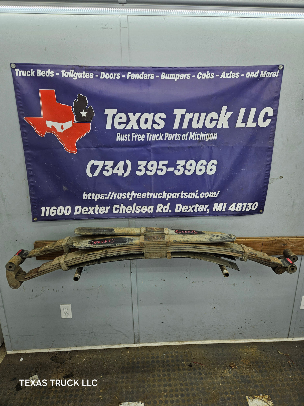 2008-2010 Ford F250 F350 Super Duty Rear Leaf Springs - Pair