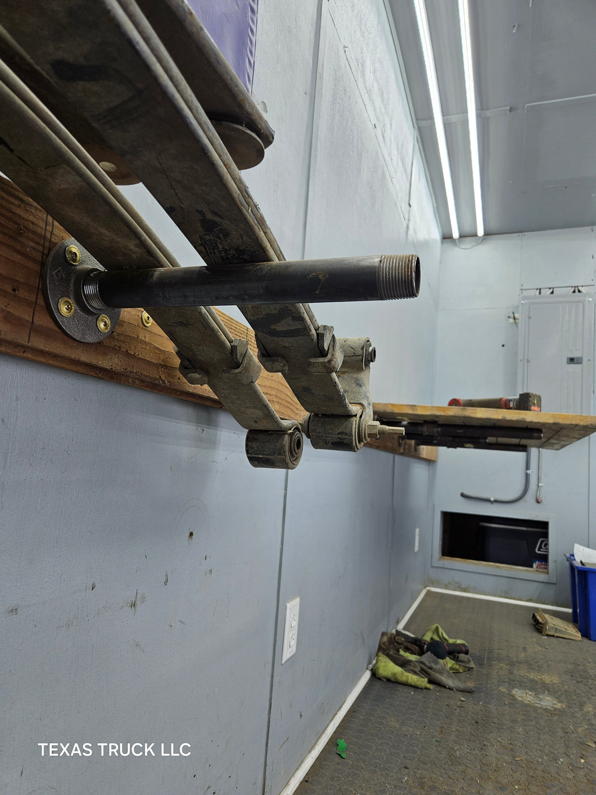 1999-2006 Chevrolet Silverado / GMC Sierra 1500 Rear Leaf Spring - Pair 15765128