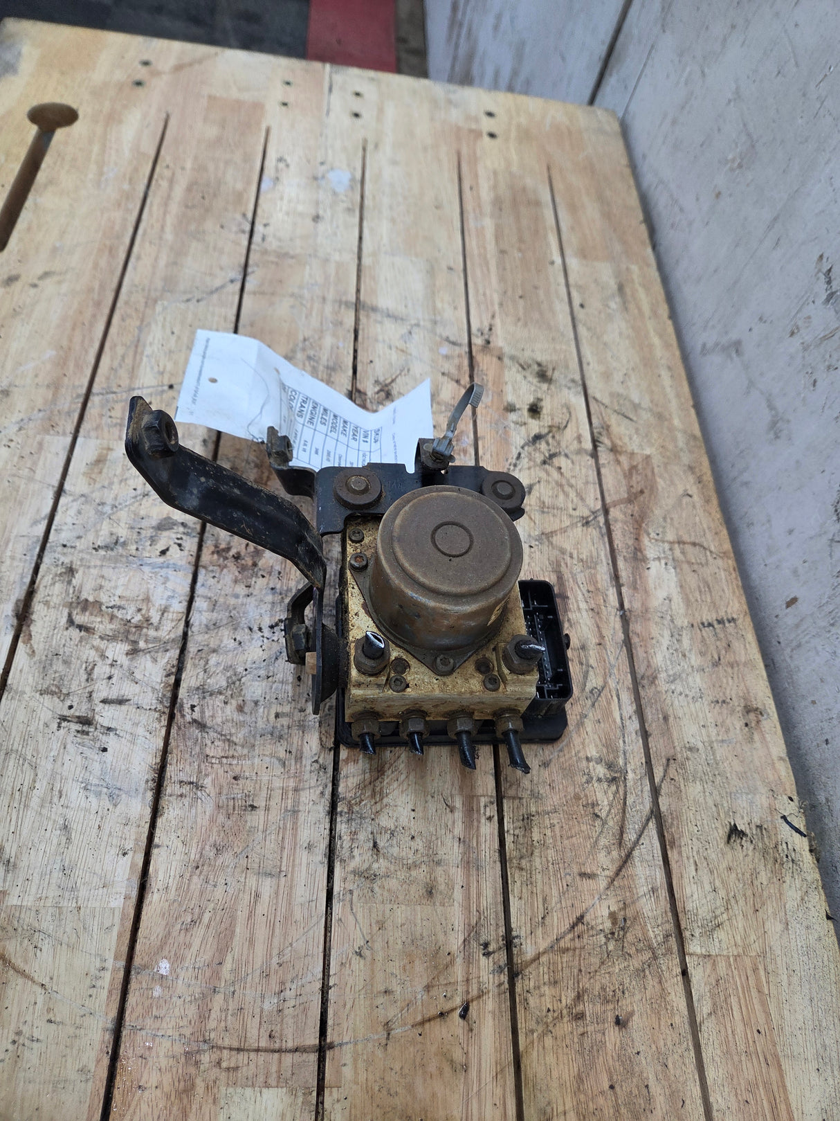 2018-2019 Chevrolet Silverado GMC Sierra 2500 3500 ABS Pump Module - 84384400