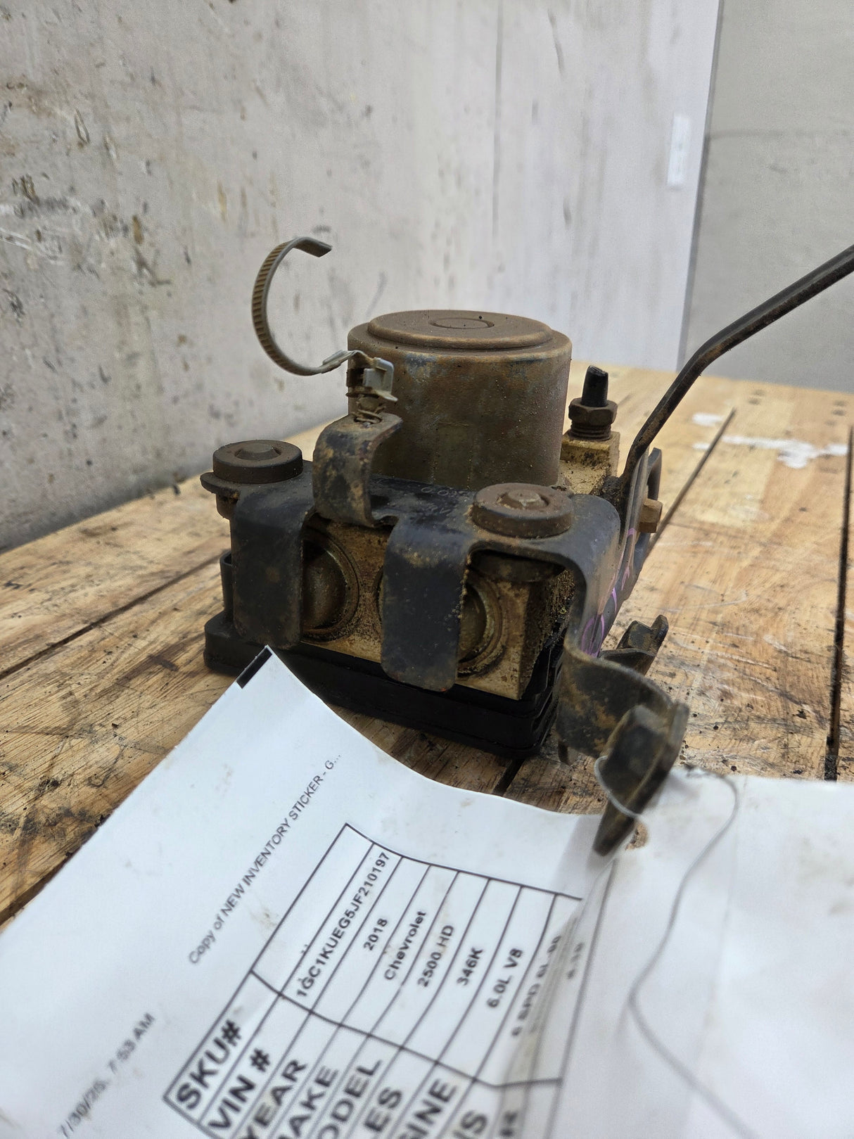 2018-2019 Chevrolet Silverado GMC Sierra 2500 3500 ABS Pump Module - 84384400