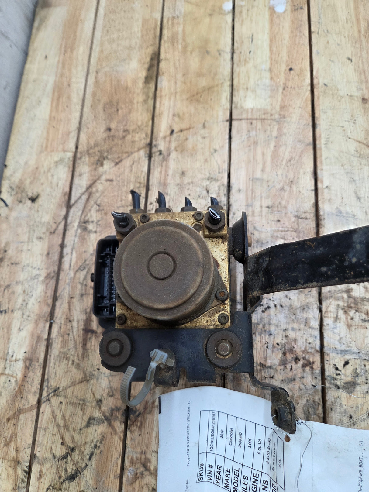 2018-2019 Chevrolet Silverado GMC Sierra 2500 3500 ABS Pump Module - 84384400