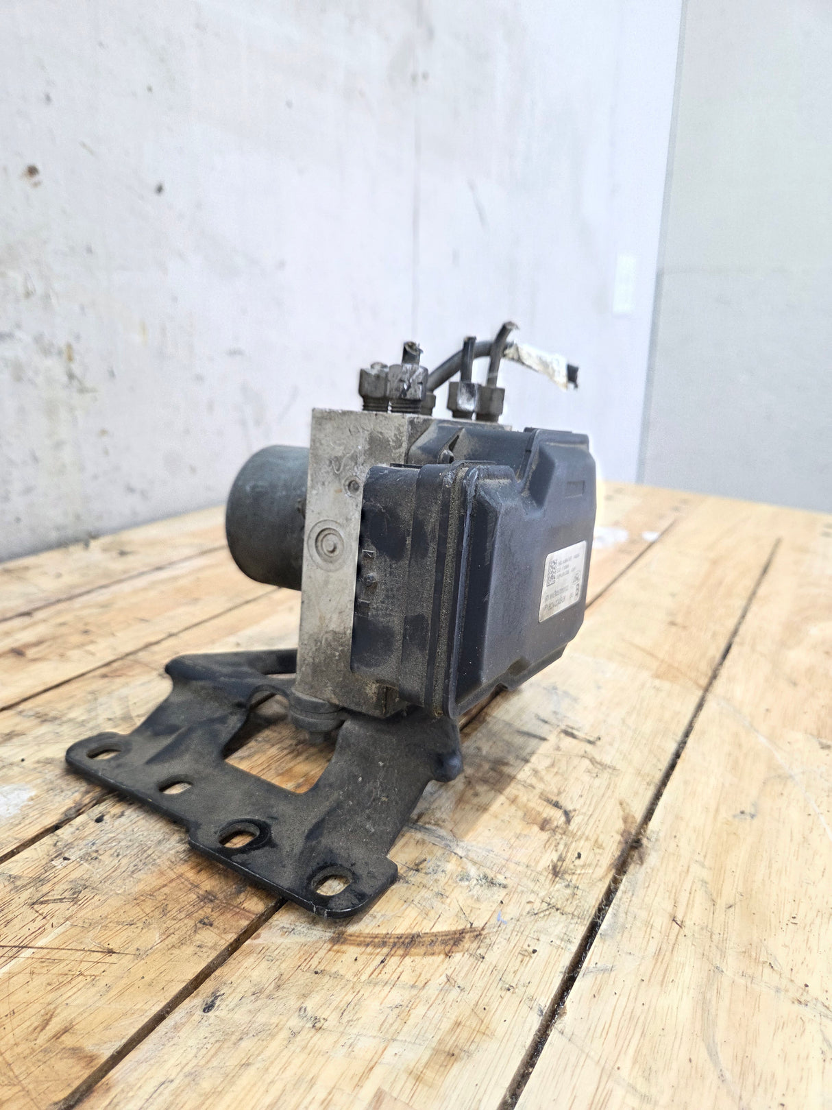 2013-2016 Ford Super Duty F250 F350 ABS Pump Module Control Assembly BC34-2C405-BK