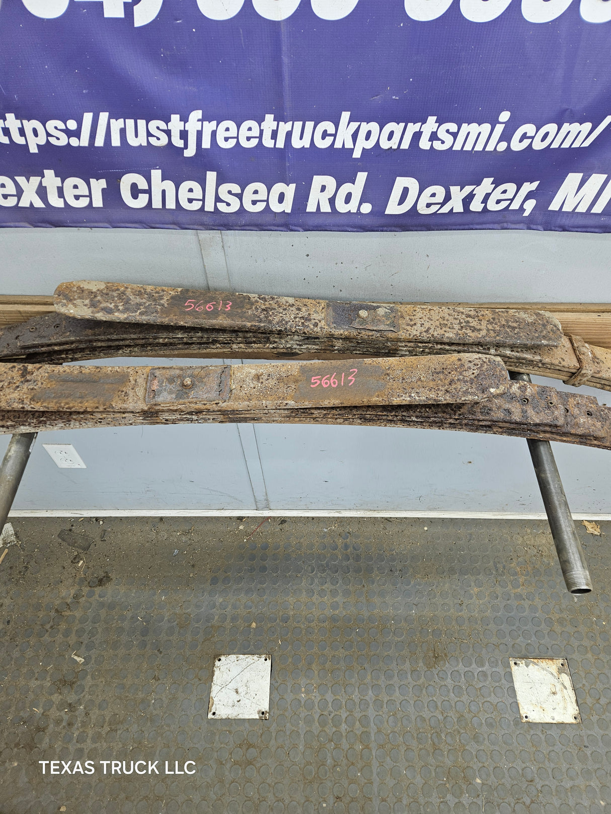 1999-2007 Ford F250 F350 Super Duty Rear Leaf Springs - Pair